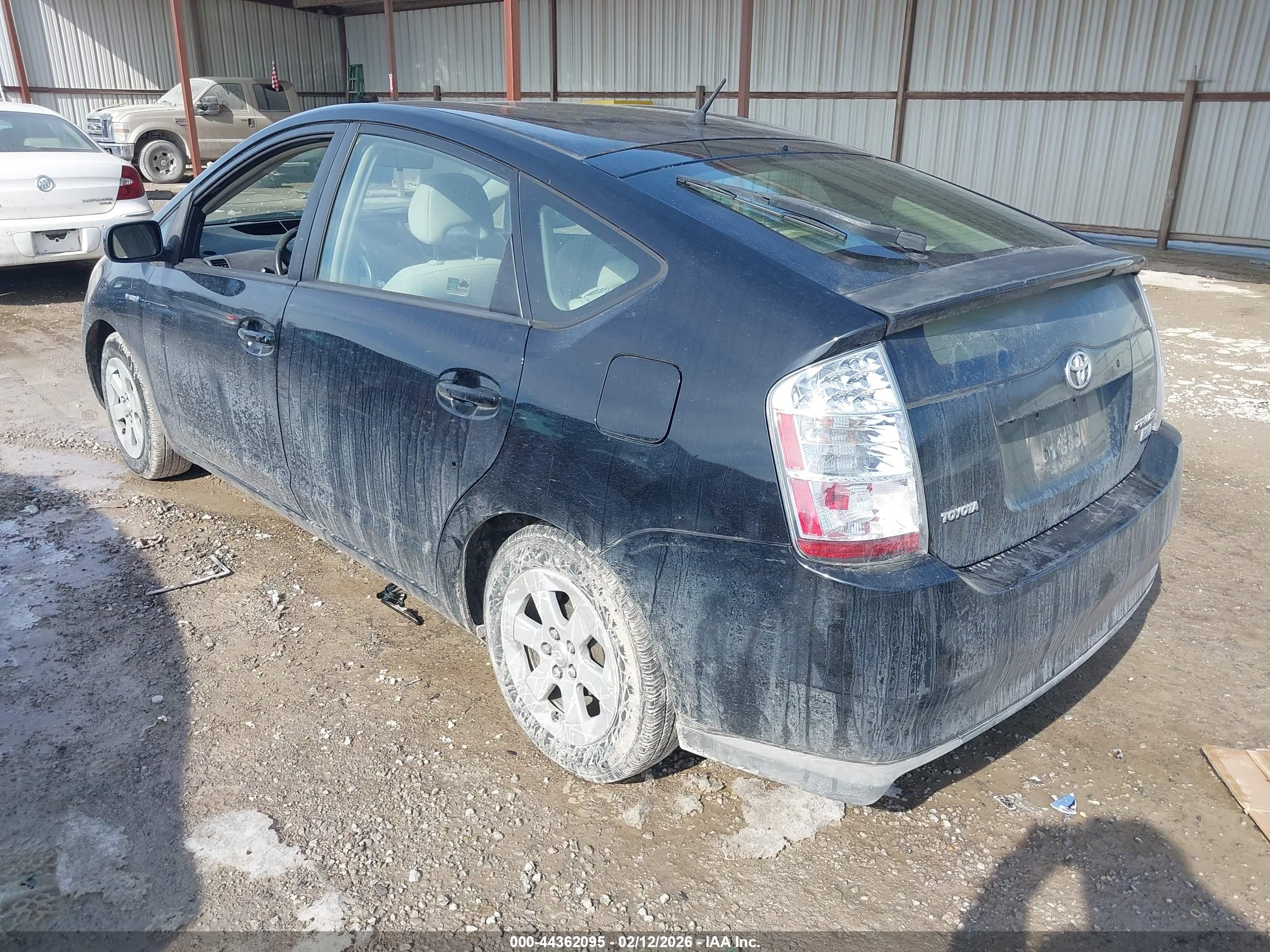 TOYOTA PRIUS image 3