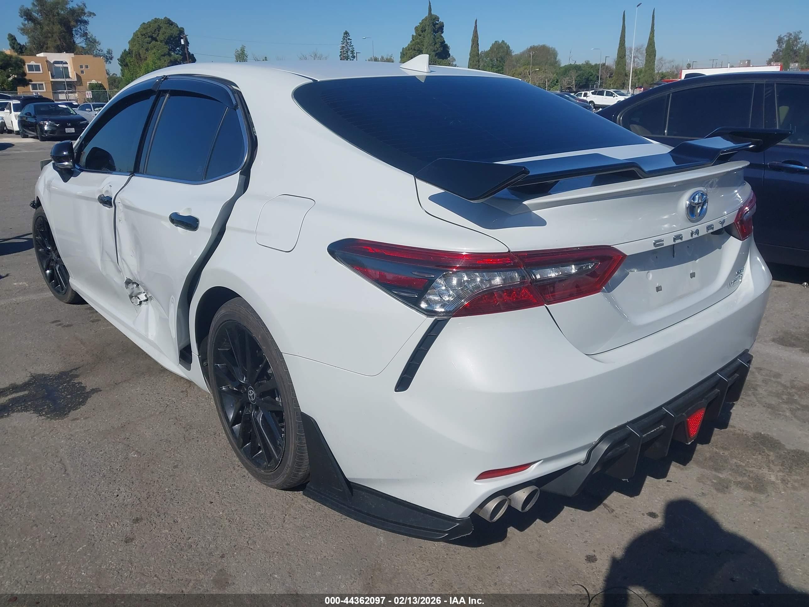 TOYOTA CAMRY image 3