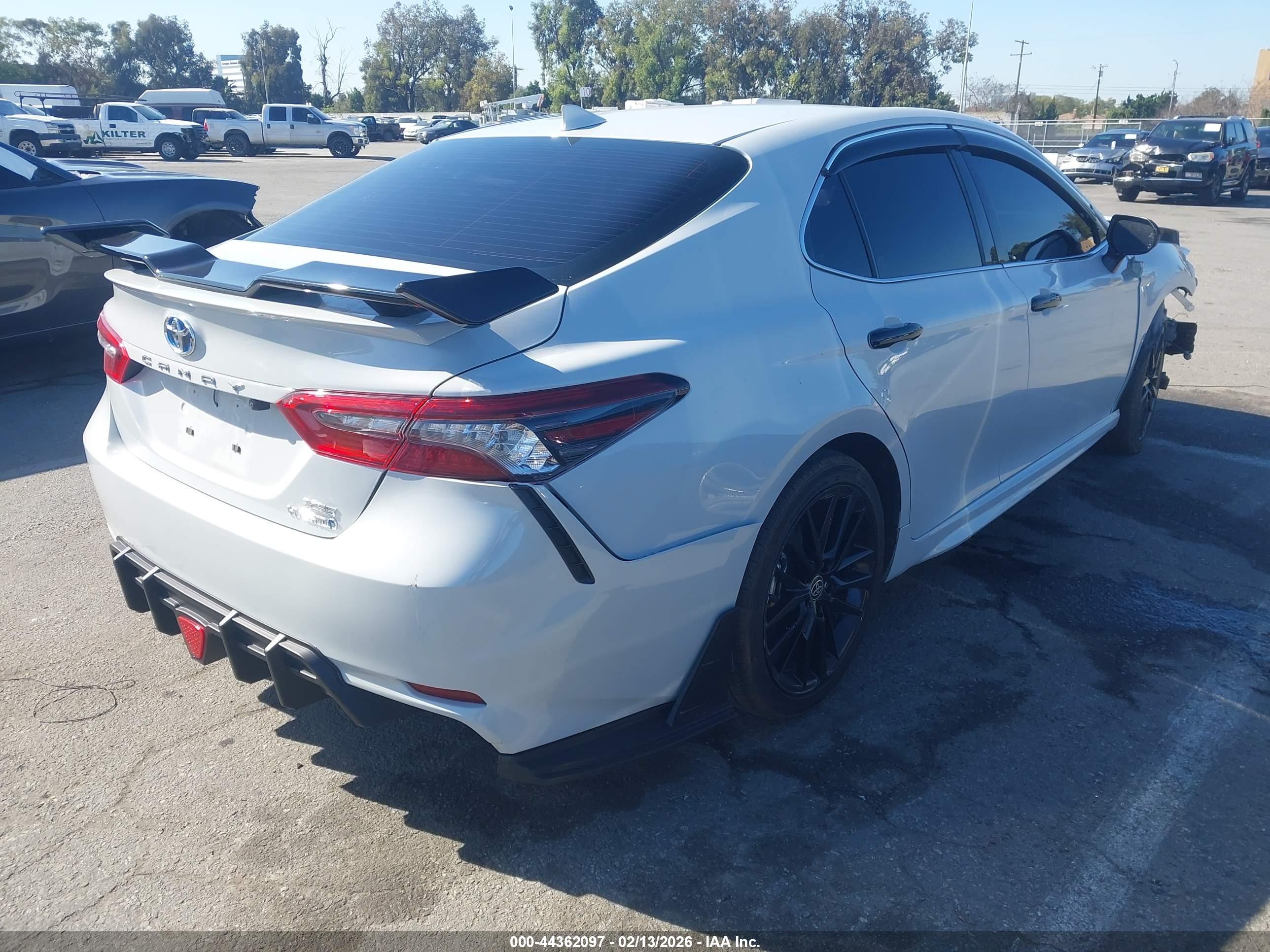 TOYOTA CAMRY image 4