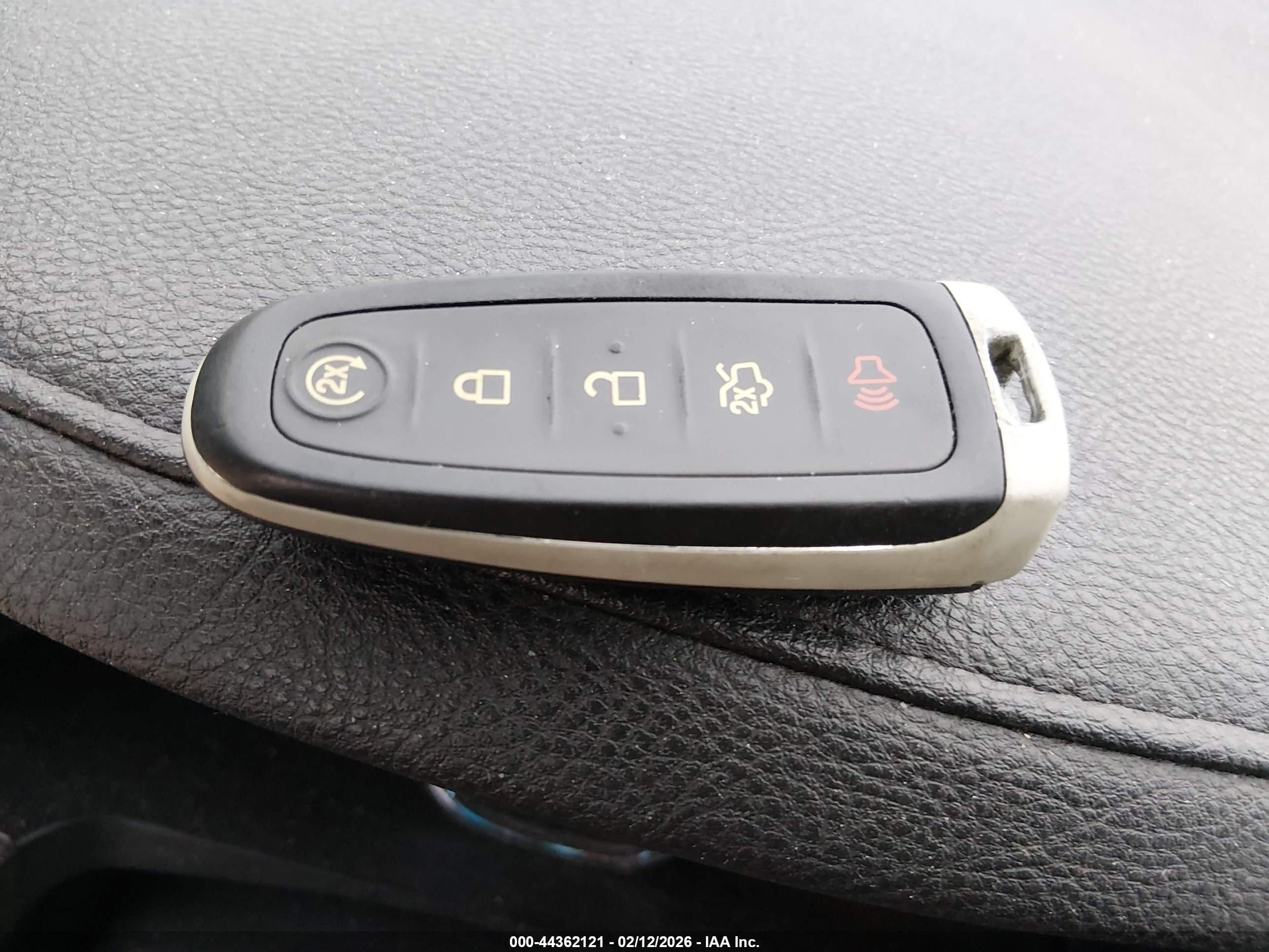 LINCOLN MKS image 11