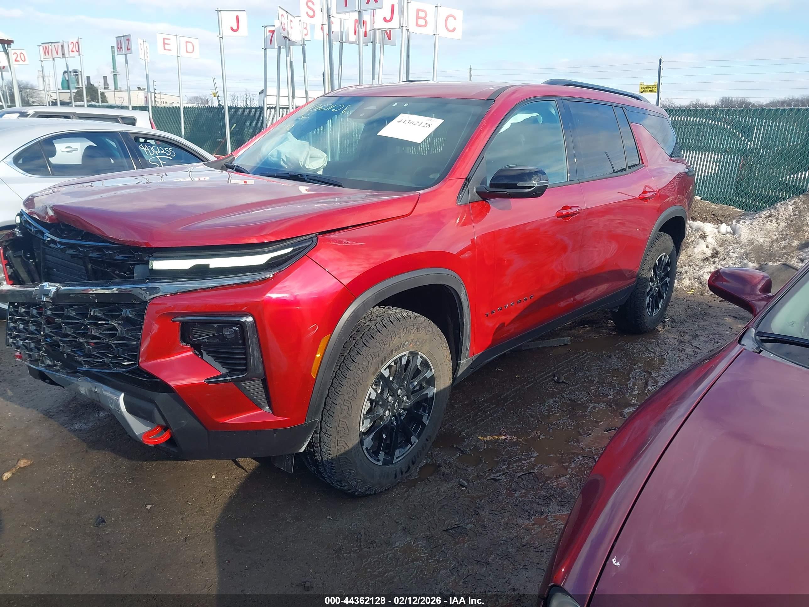 CHEVROLET TRAVERSE image 2