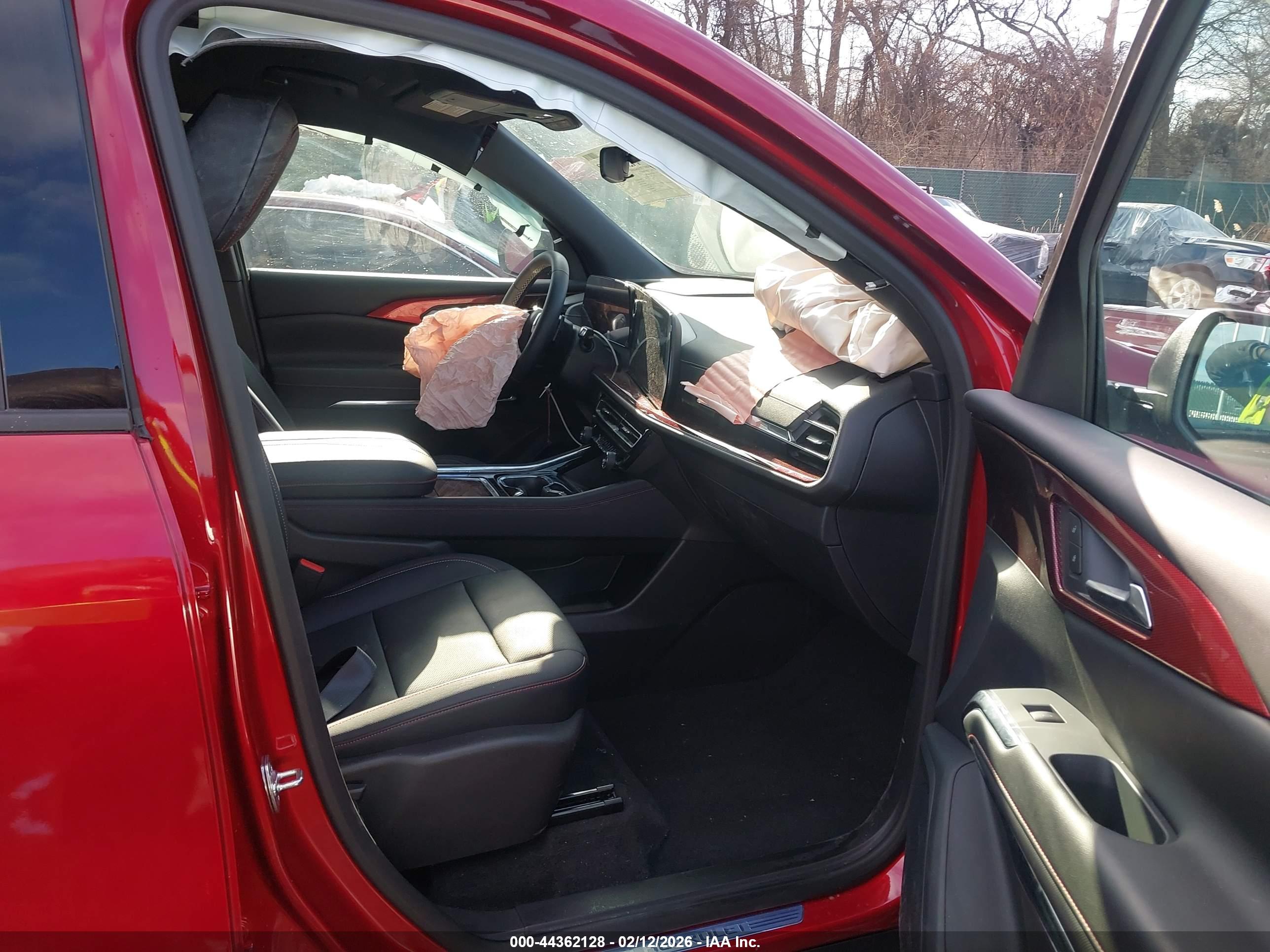 CHEVROLET TRAVERSE image 5