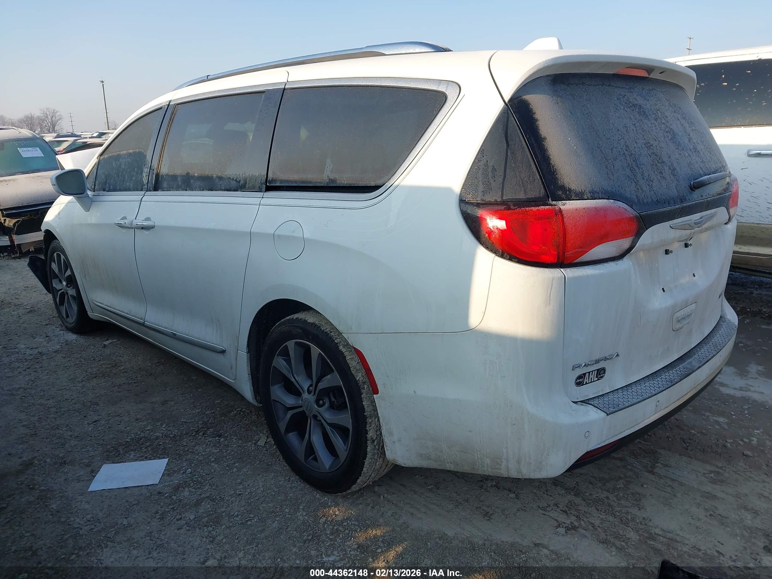 CHRYSLER PACIFICA image 3