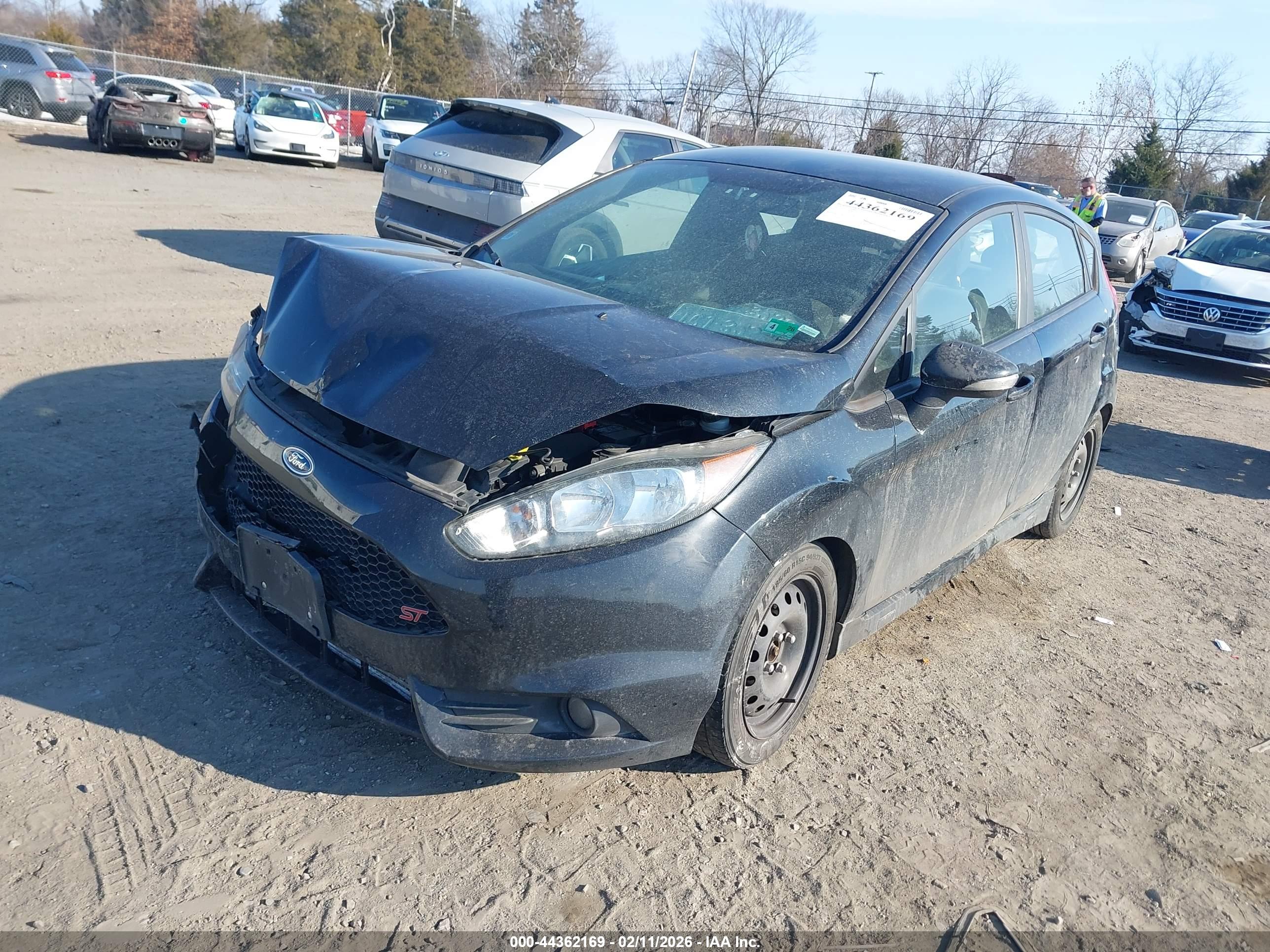 FORD FIESTA image 2