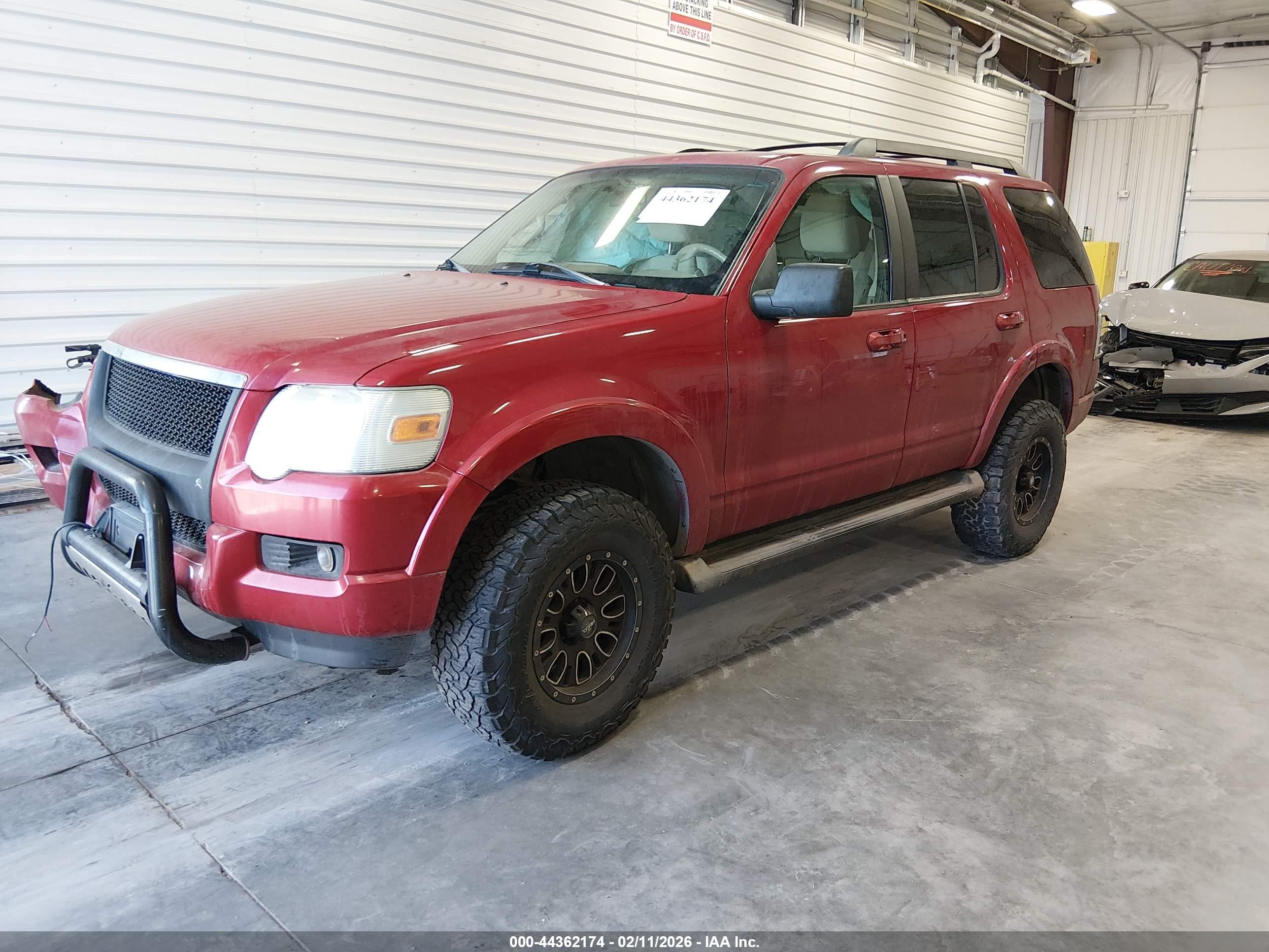 FORD EXPLORER image 2