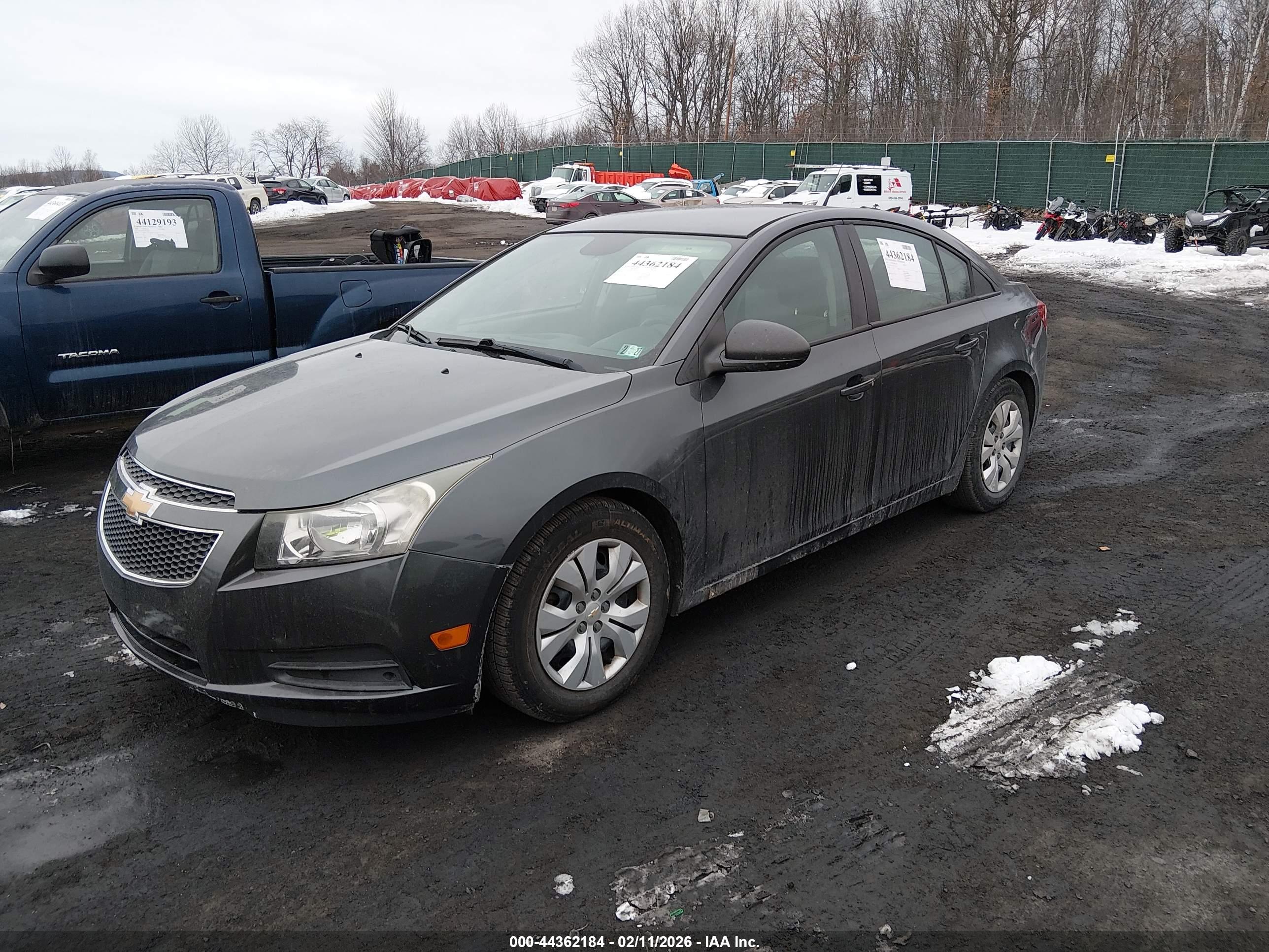 CHEVROLET CRUZE image 2