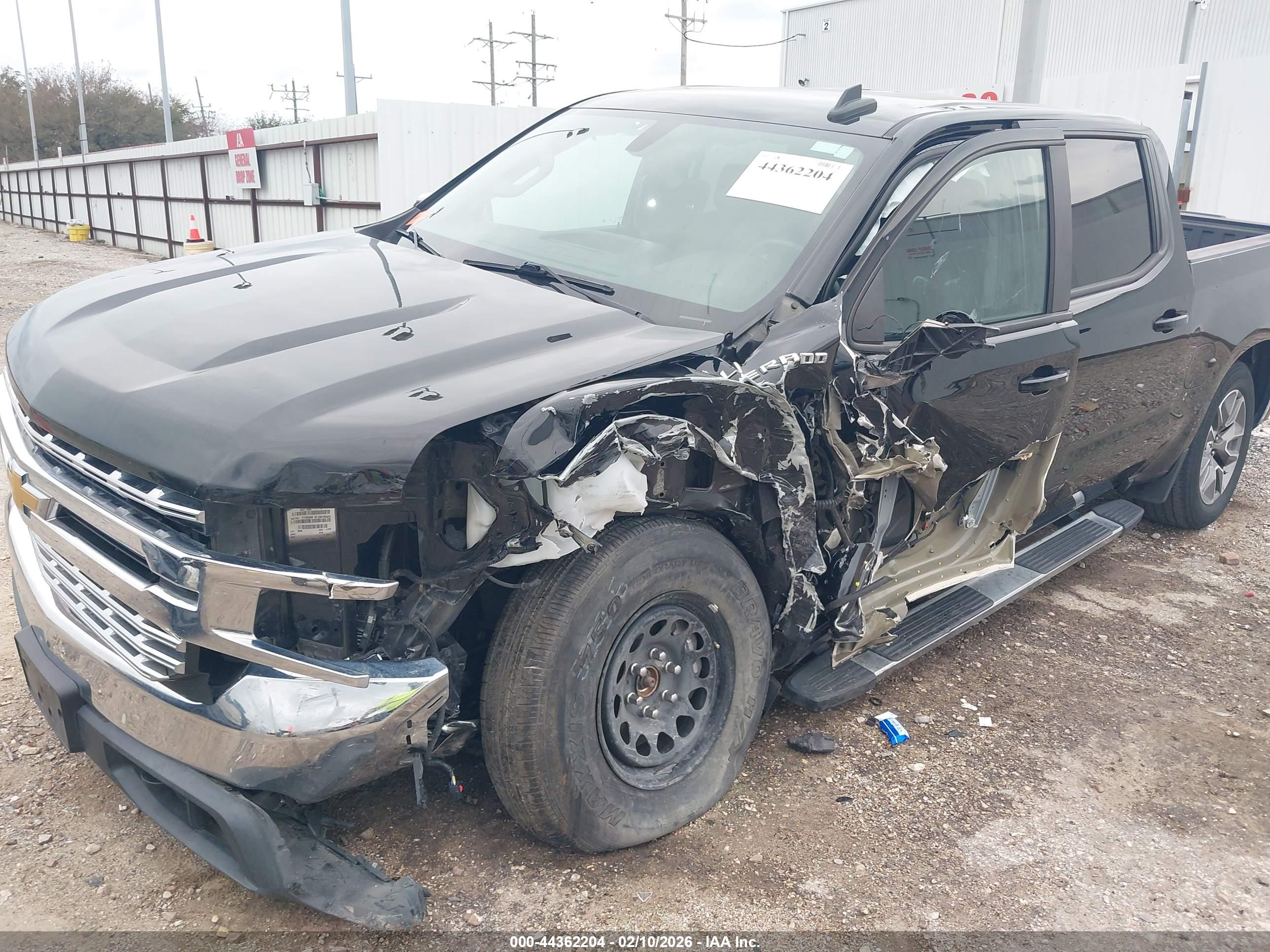CHEVROLET SILVERADO image 6