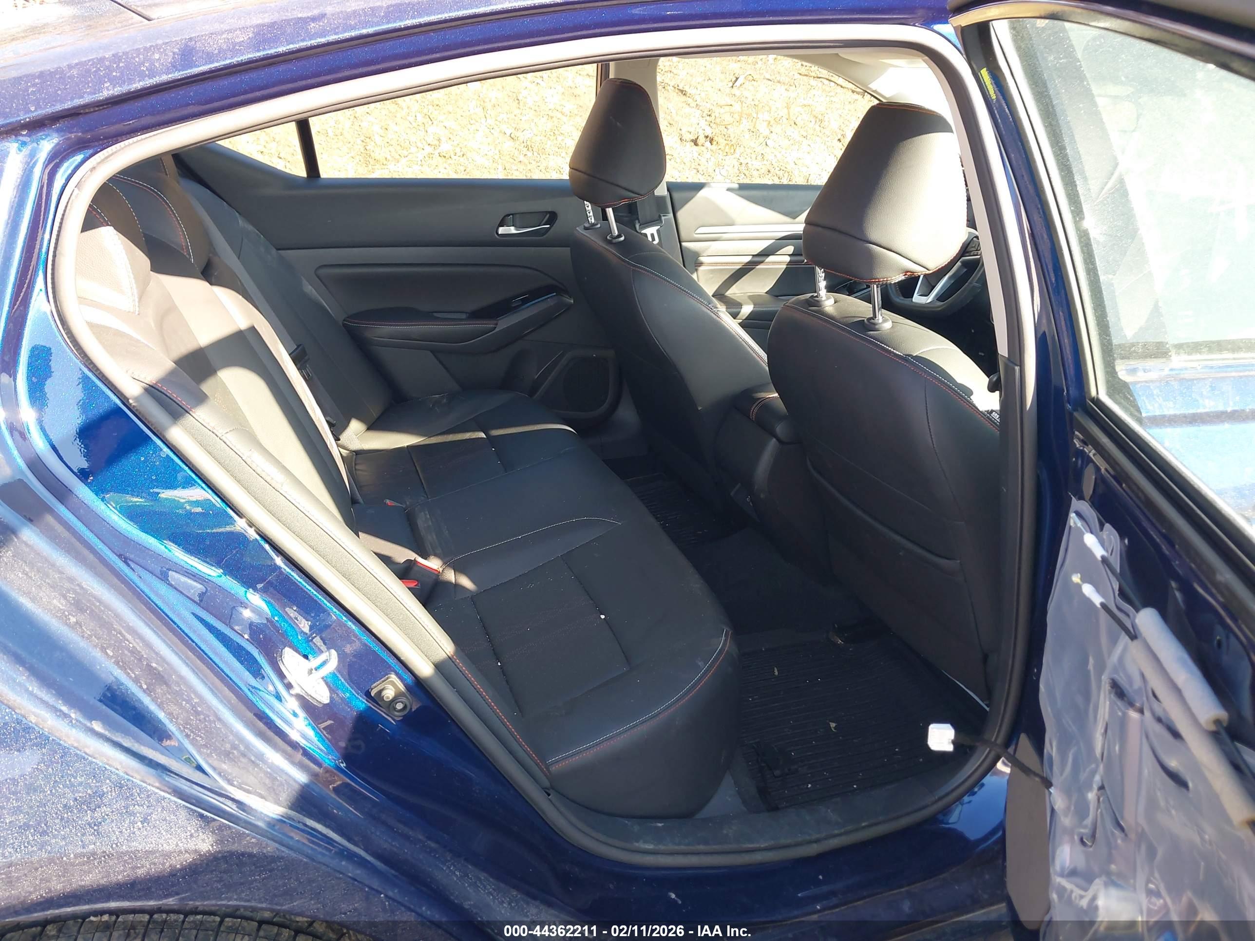 NISSAN ALTIMA image 8