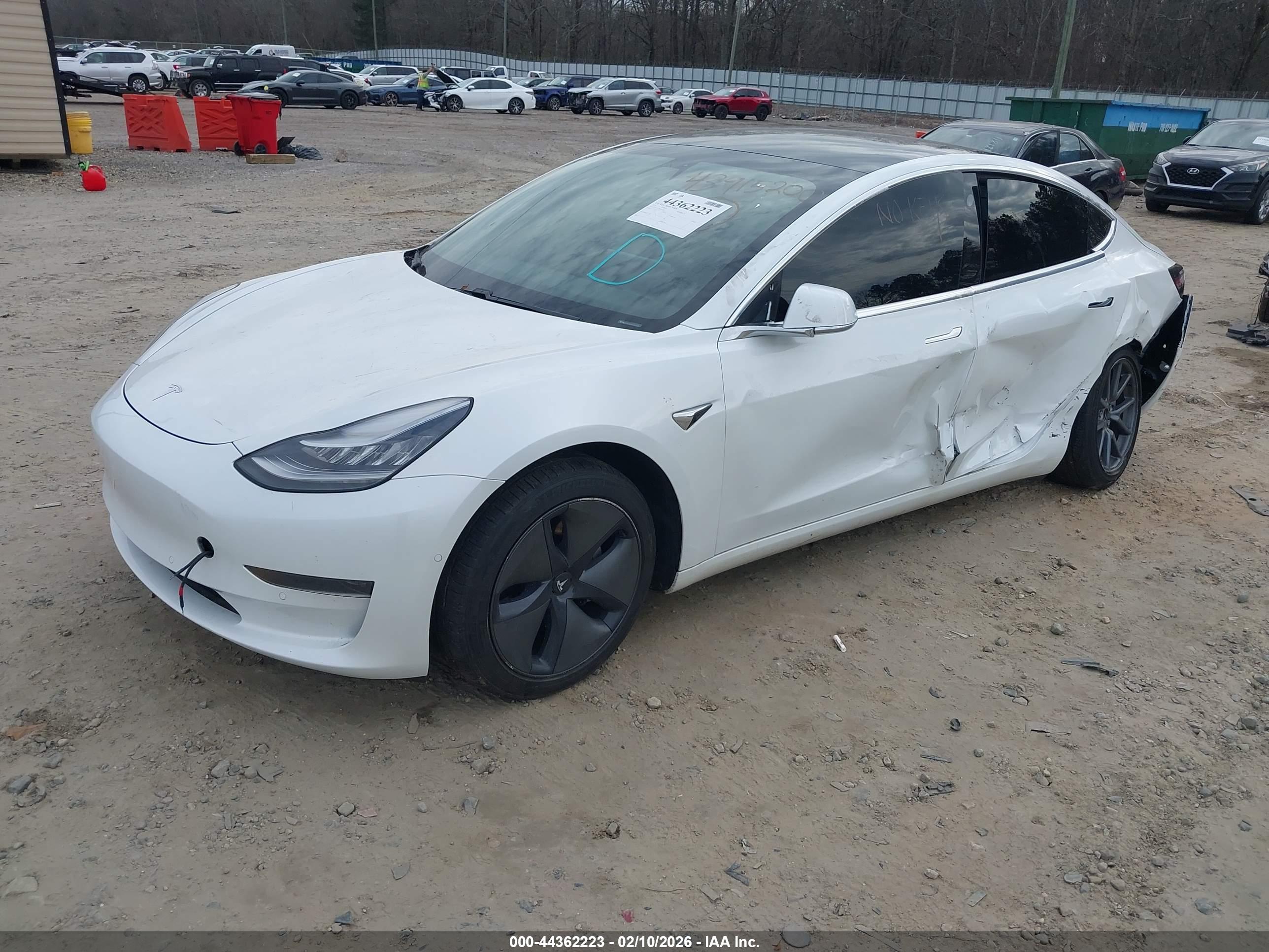 TESLA MODEL image 2