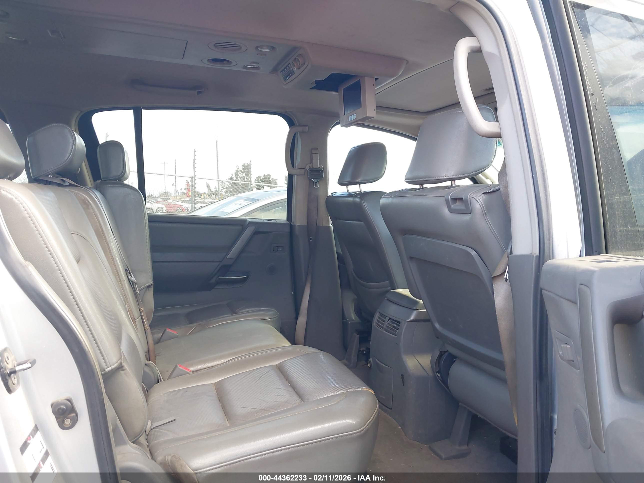 NISSAN ARMADA image 8