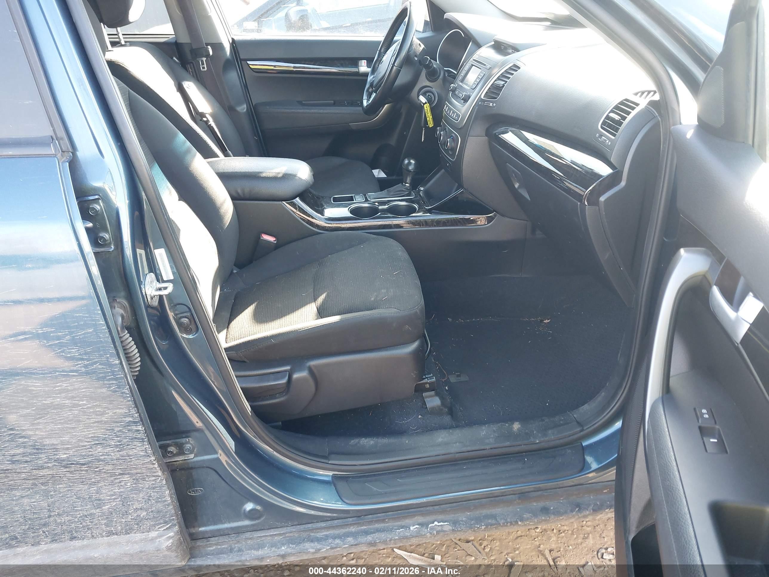 KIA SORENTO image 5