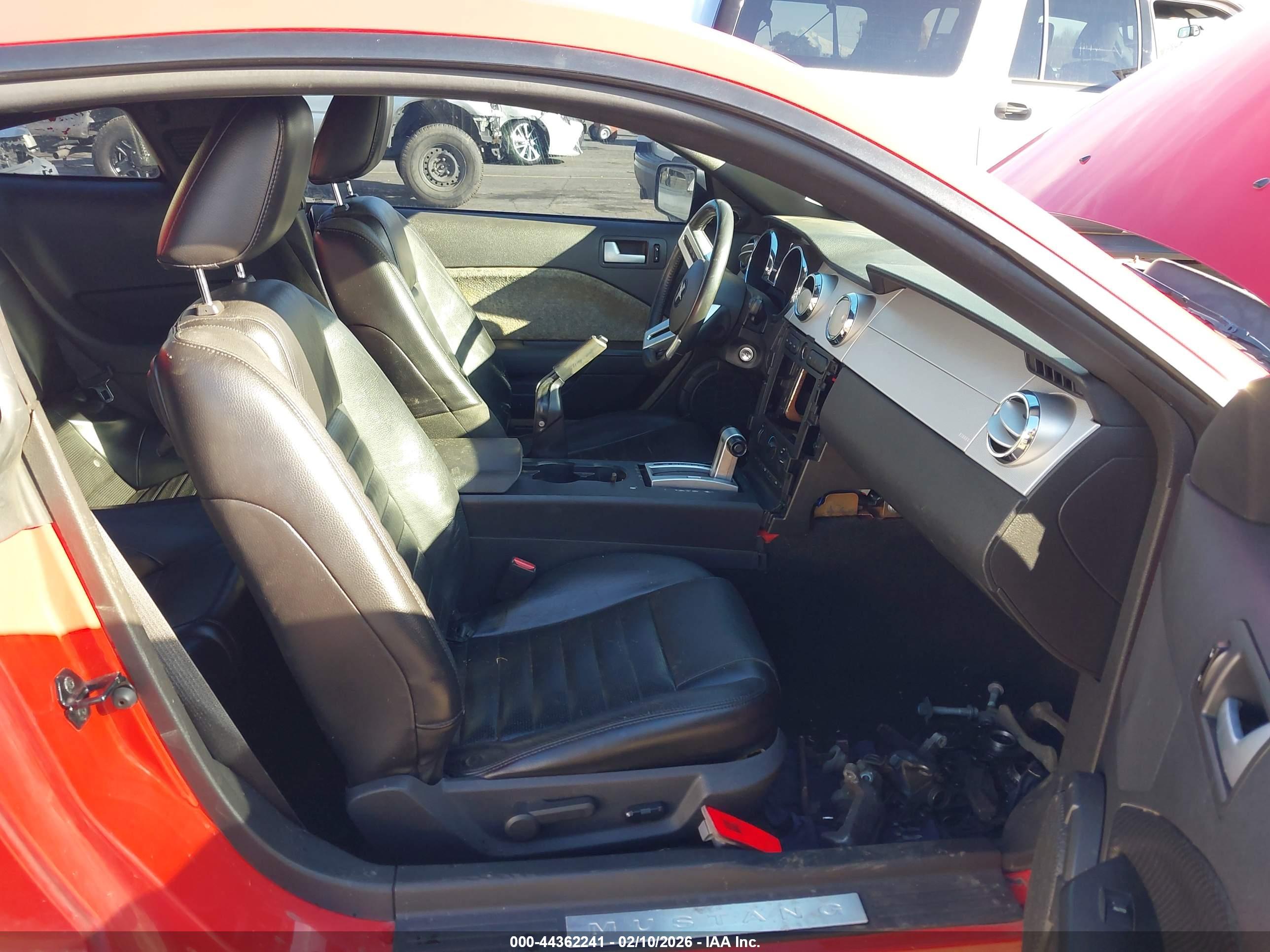 FORD MUSTANG image 5