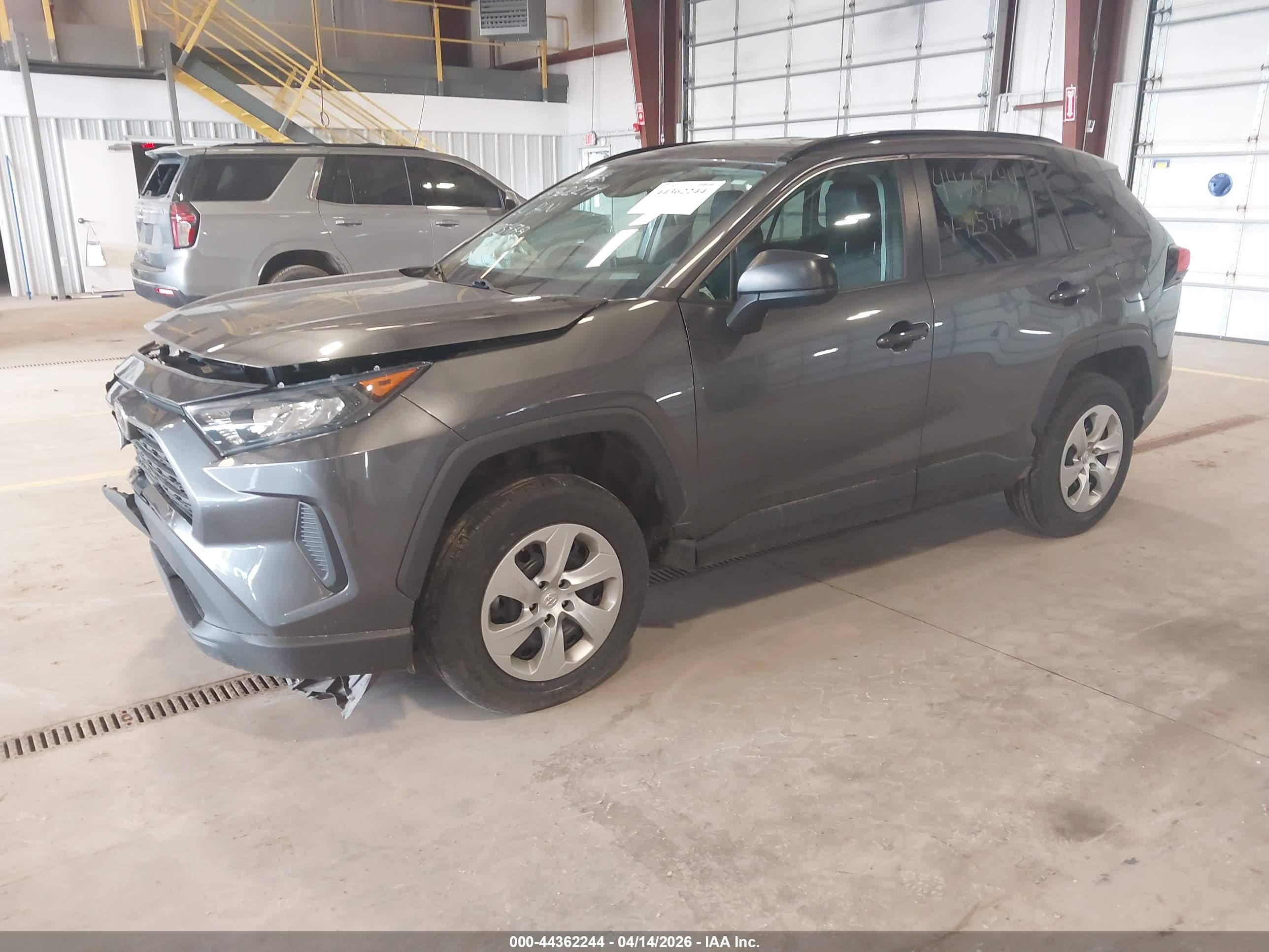 TOYOTA RAV4 image 2