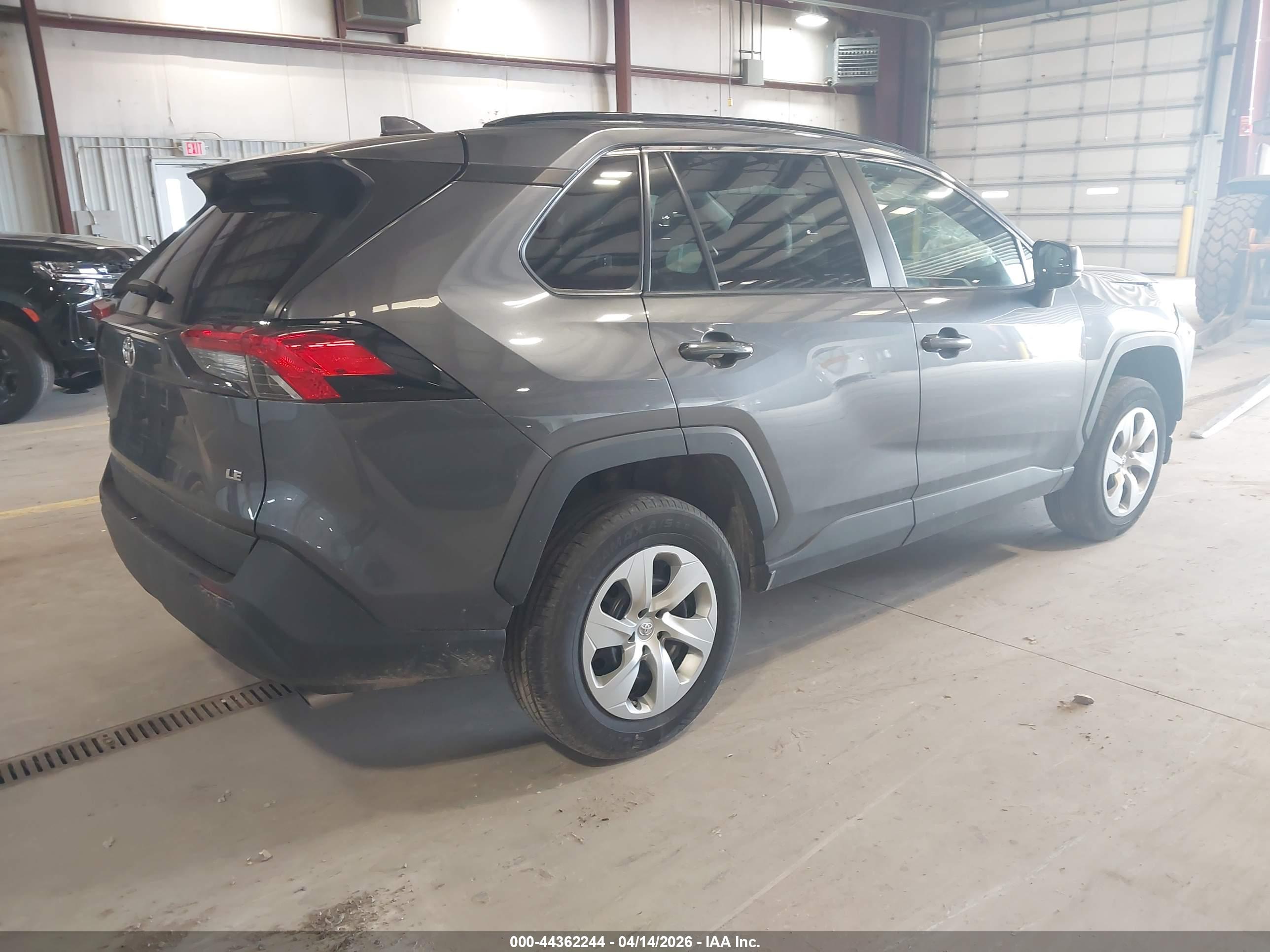 TOYOTA RAV4 image 4