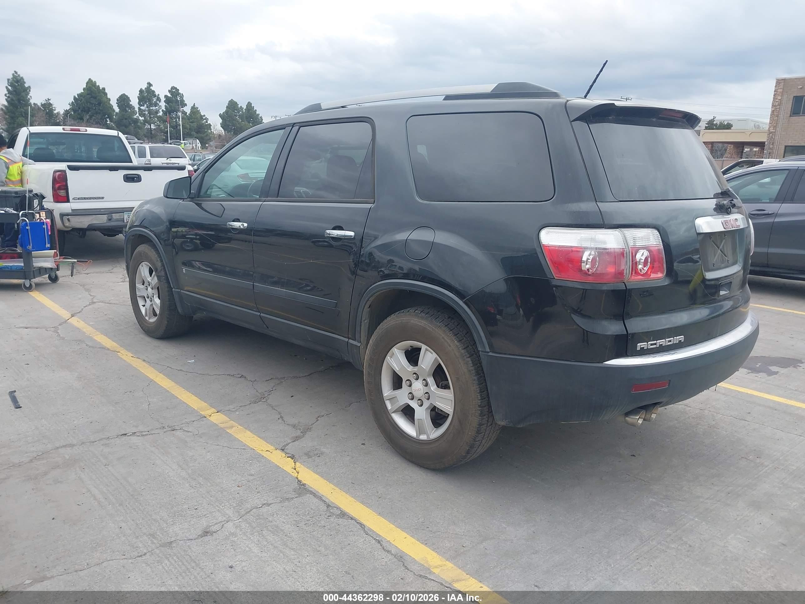 GMC ACADIA image 3