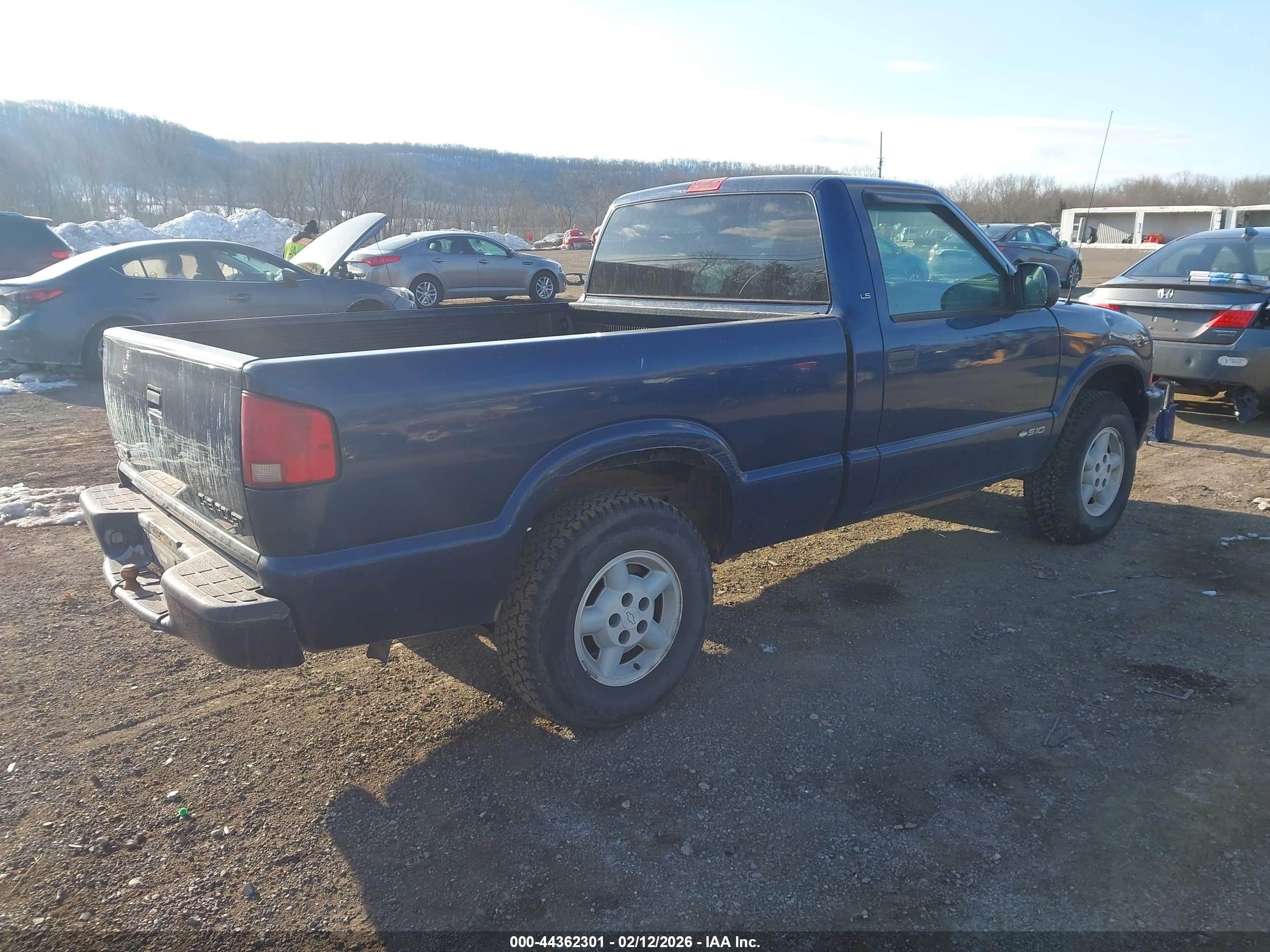 CHEVROLET S-10 image 4