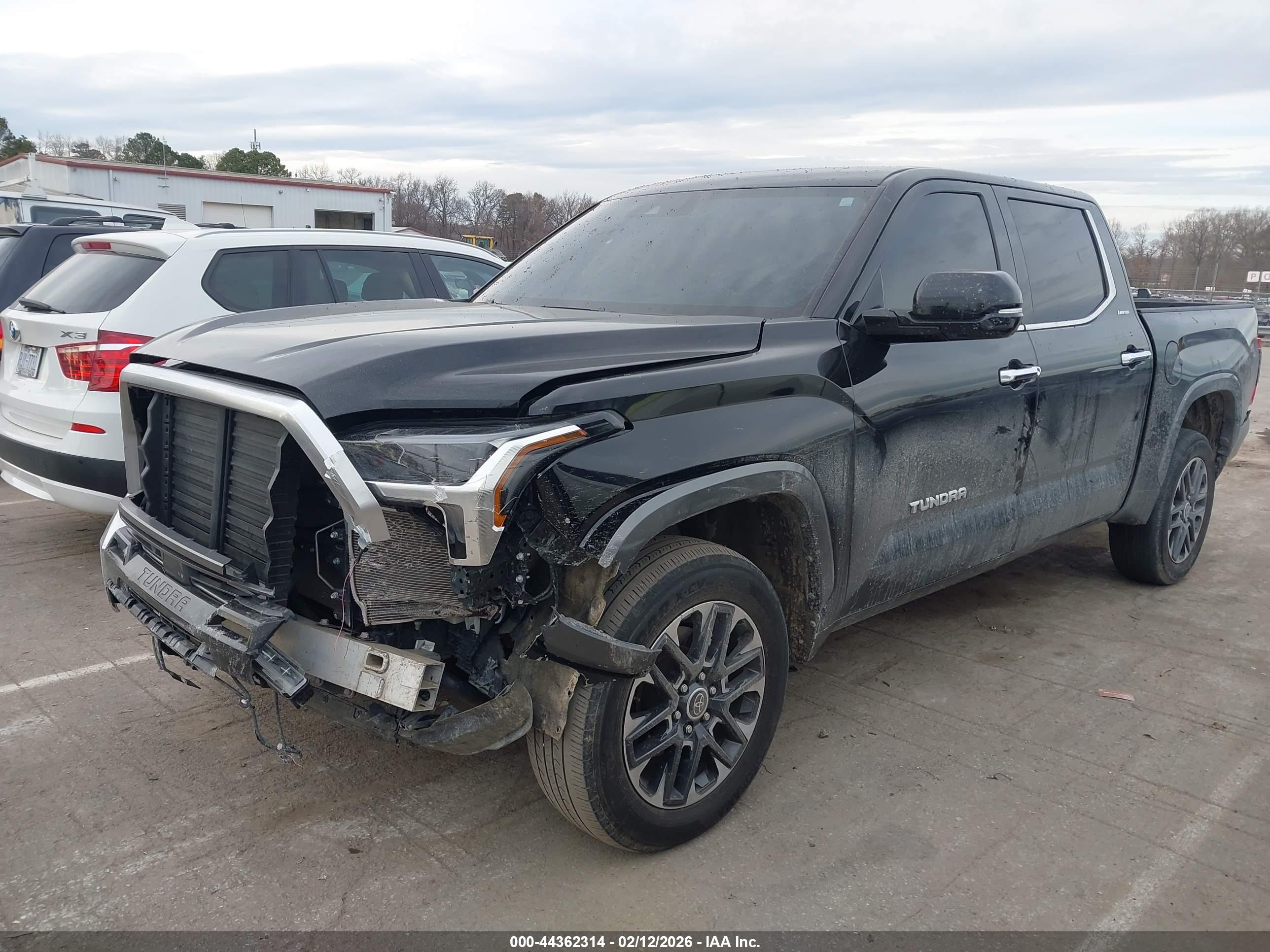 TOYOTA TUNDRA image 2