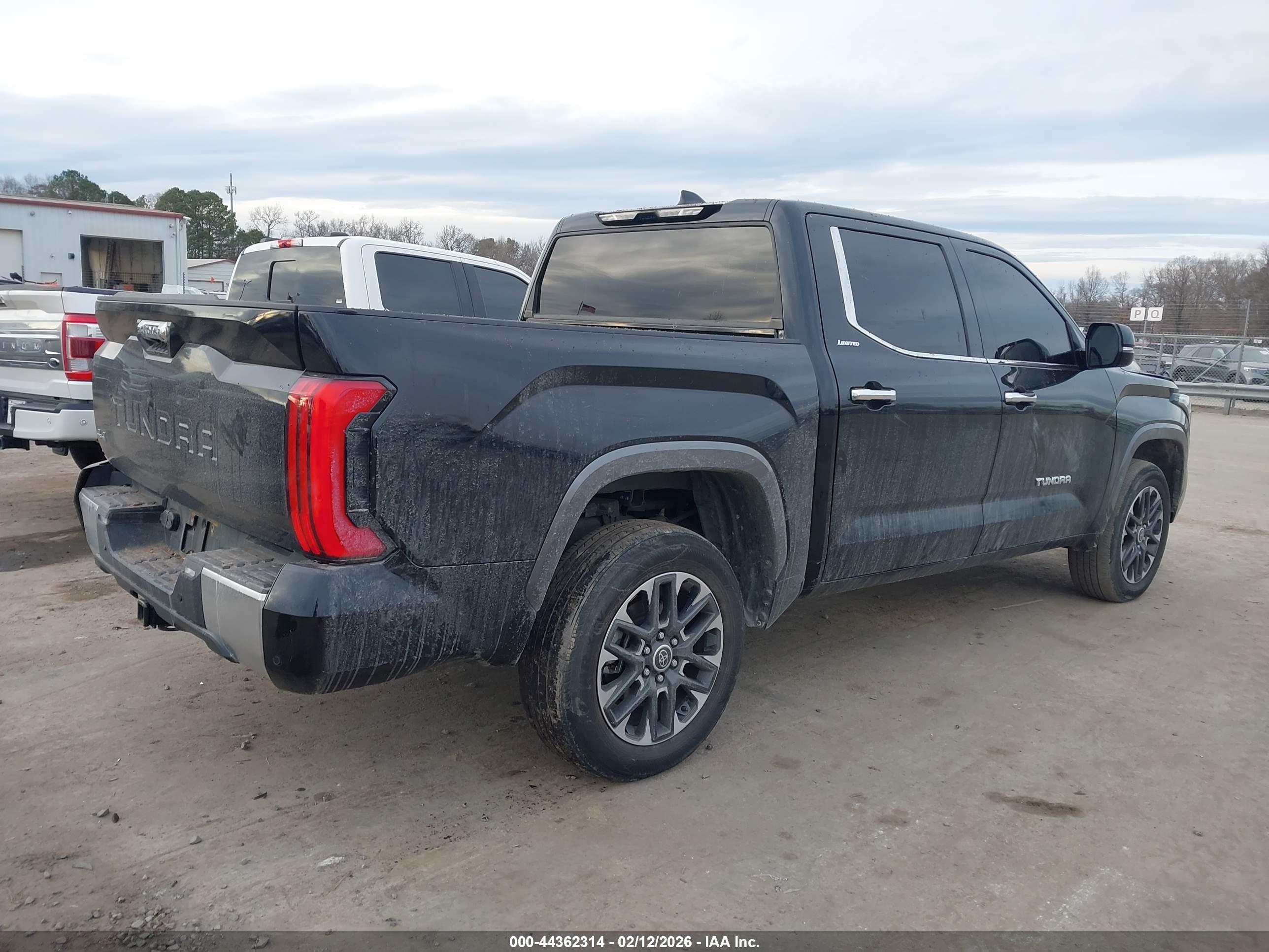 TOYOTA TUNDRA image 4