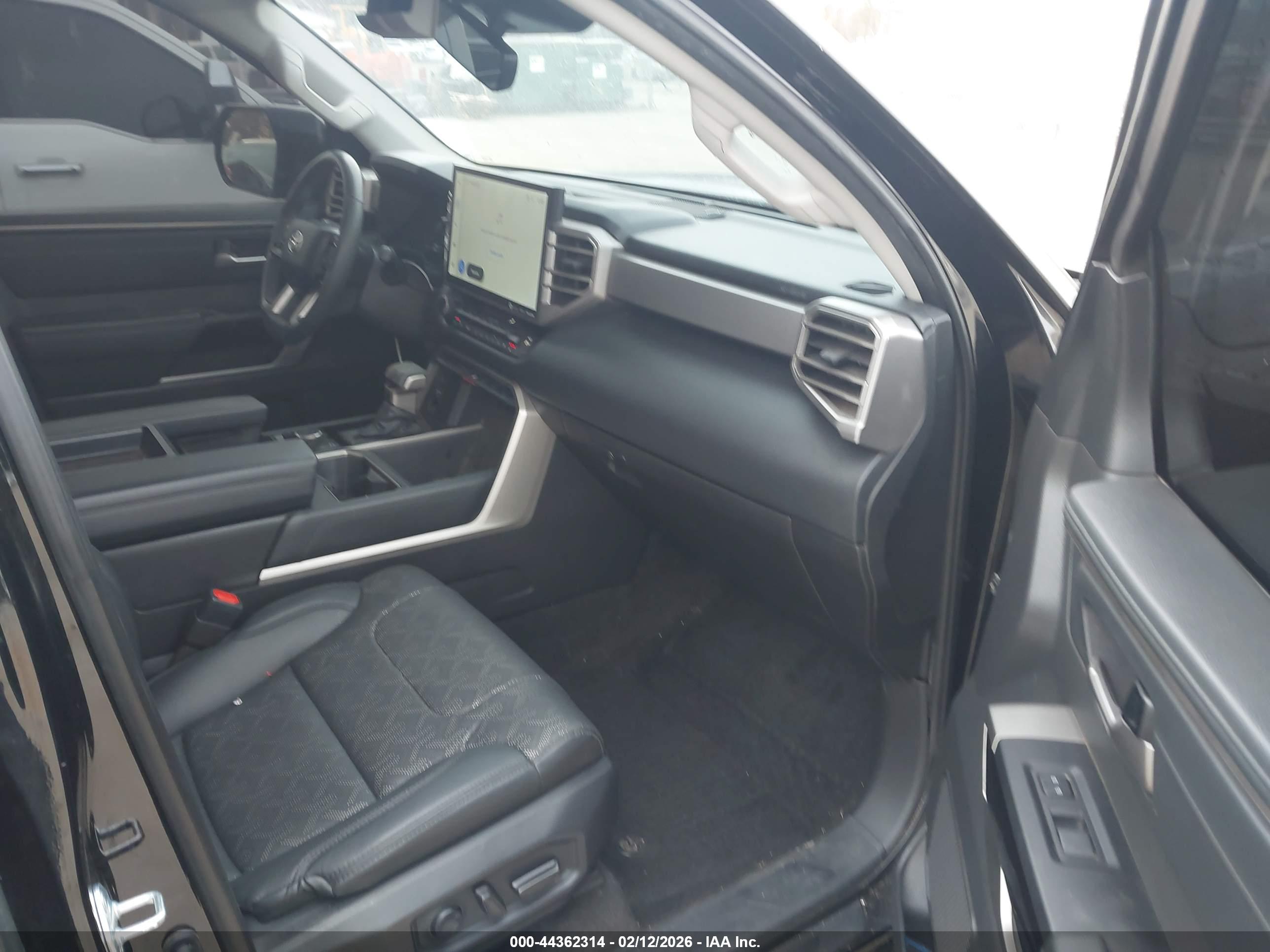 TOYOTA TUNDRA image 5