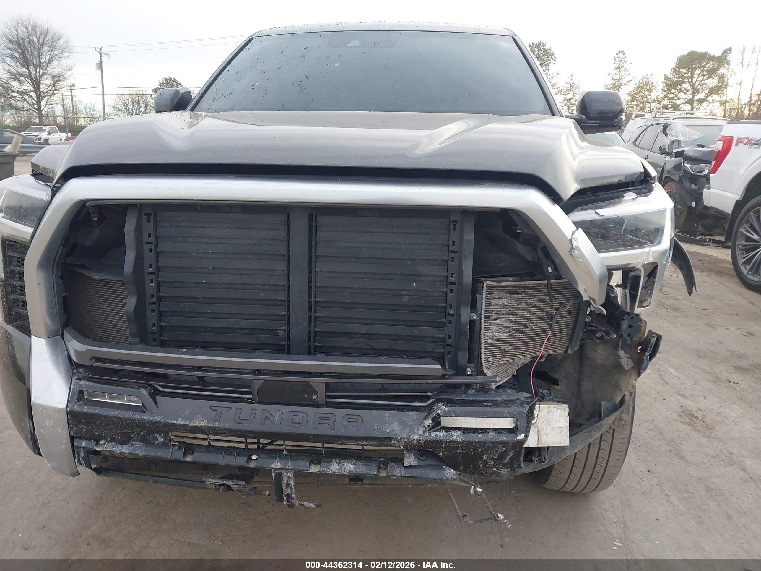 TOYOTA TUNDRA image 6