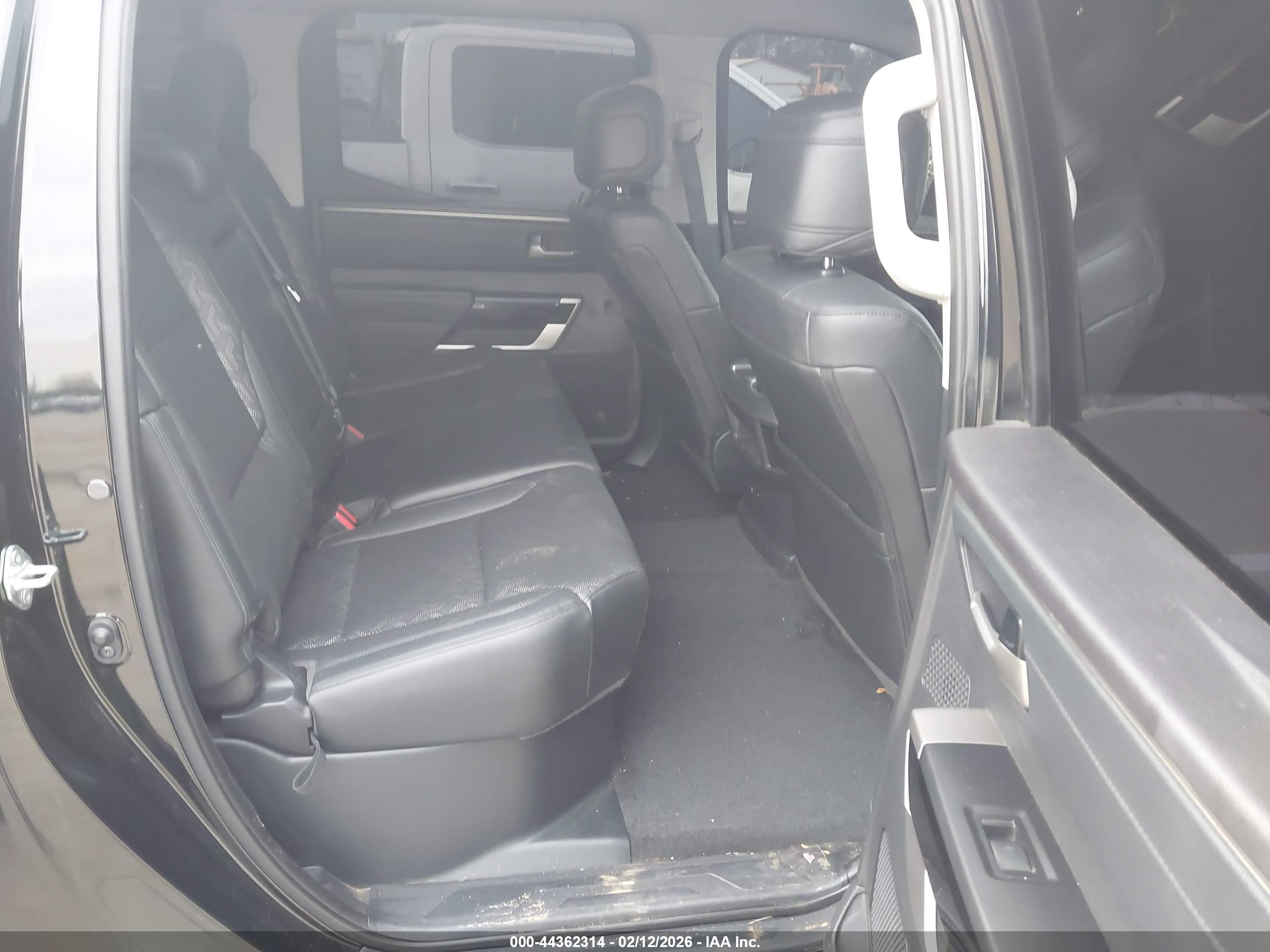 TOYOTA TUNDRA image 8