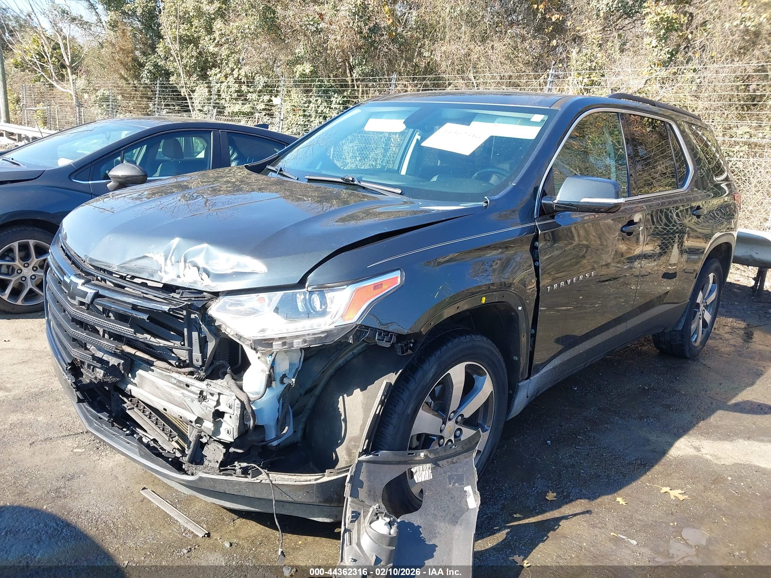 CHEVROLET TRAVERSE image 2