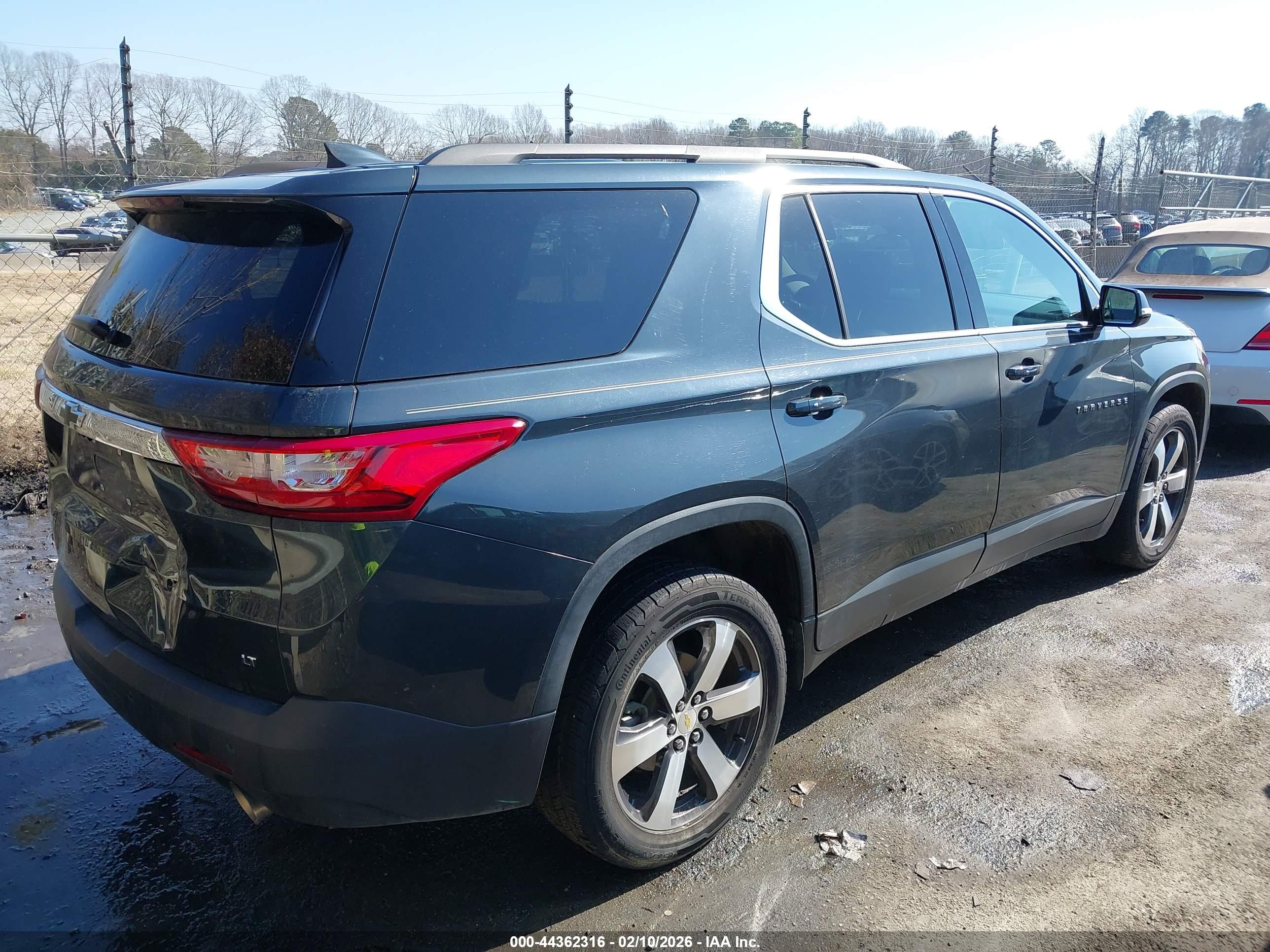 CHEVROLET TRAVERSE image 4