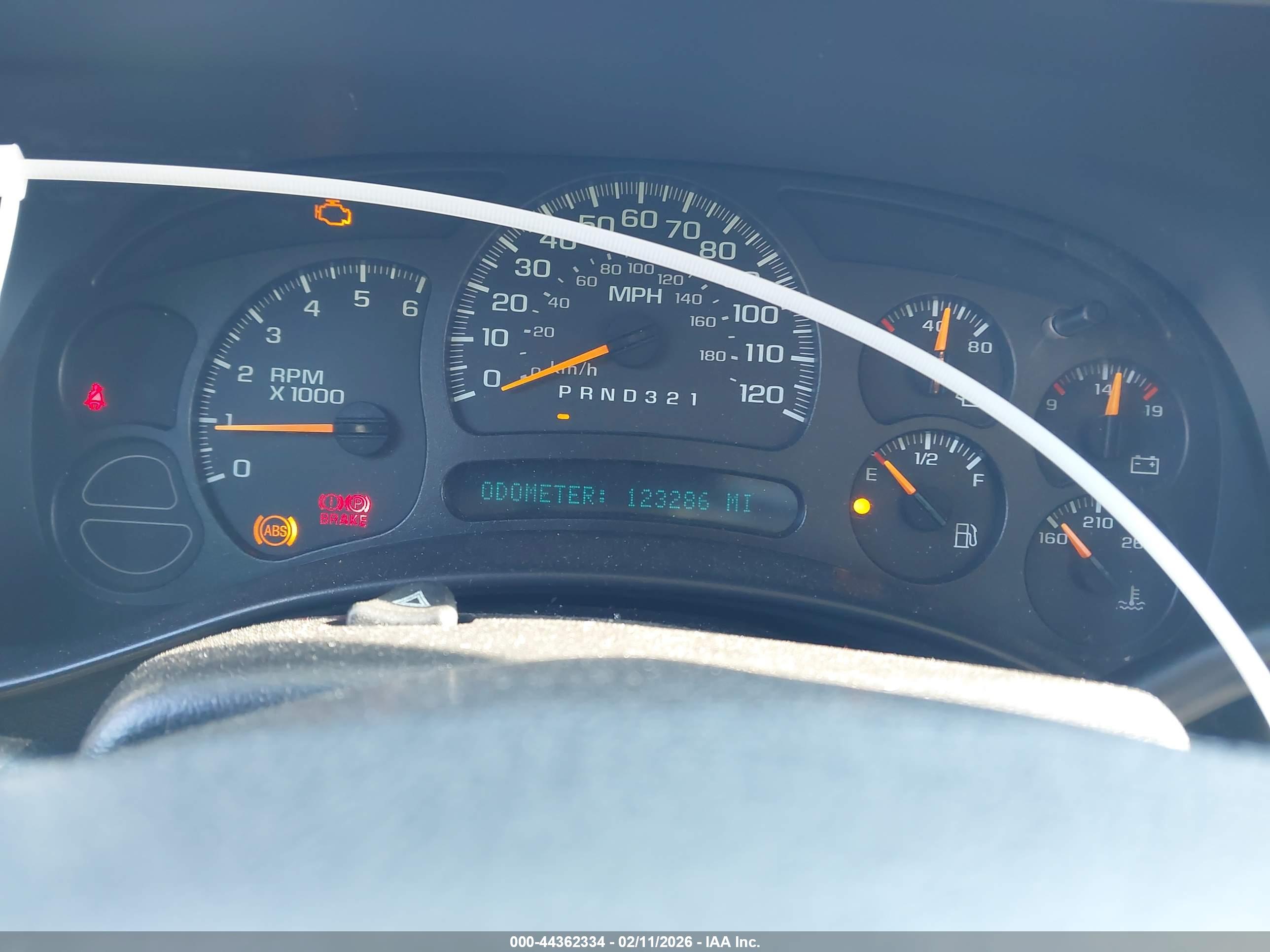 CHEVROLET SILVERADO image 7