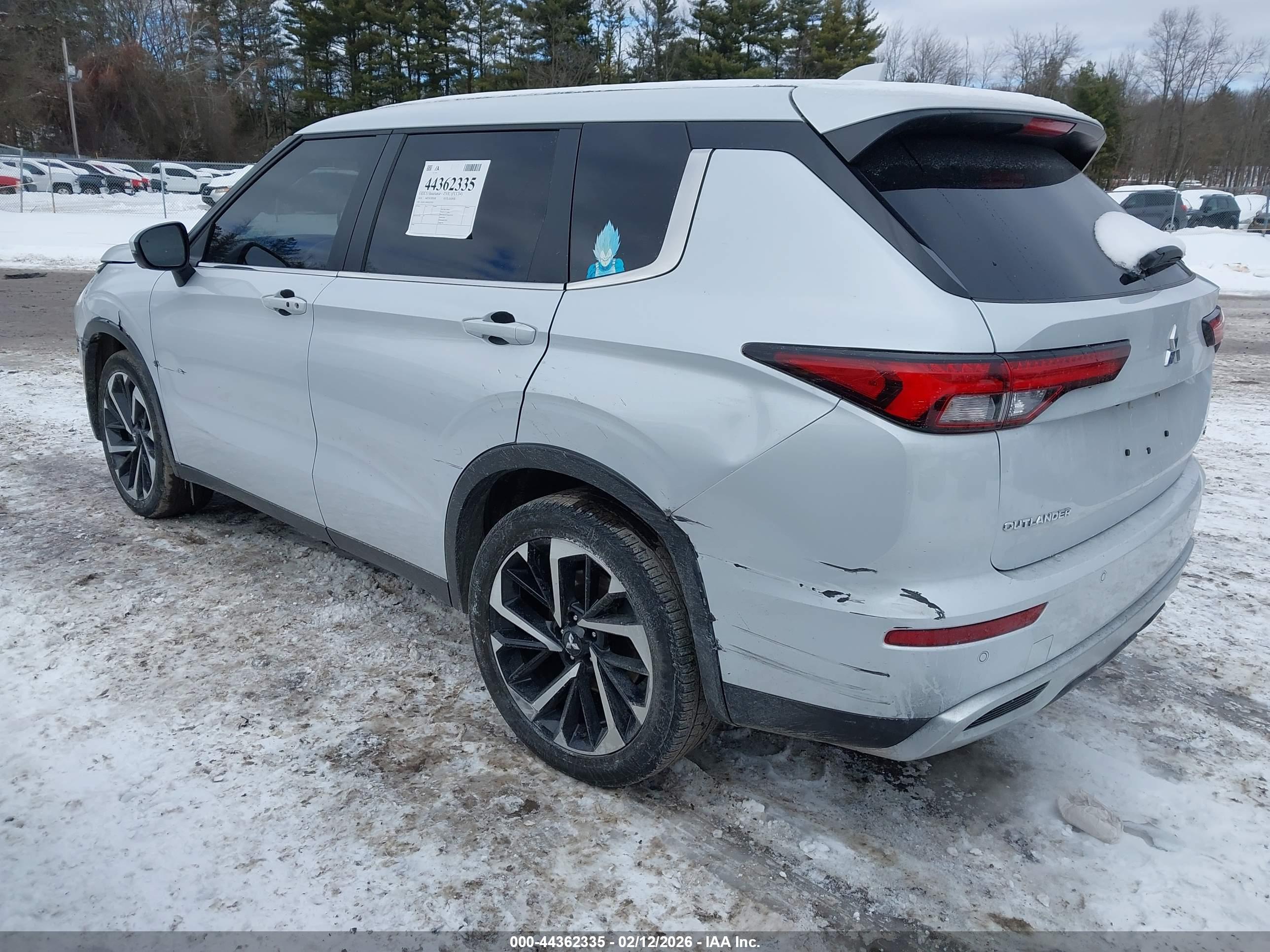 MITSUBISHI OUTLANDER image 3