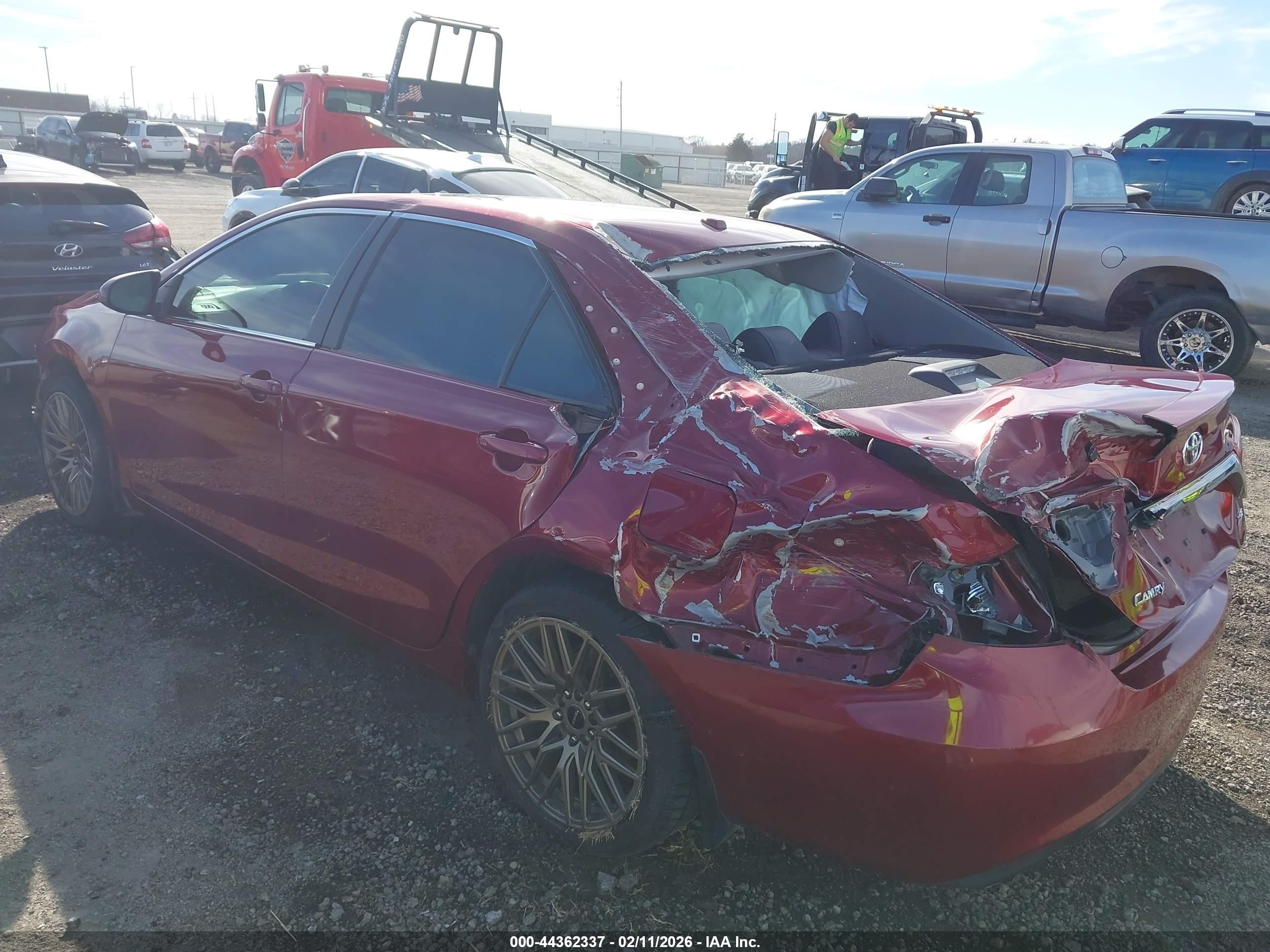 TOYOTA CAMRY image 3