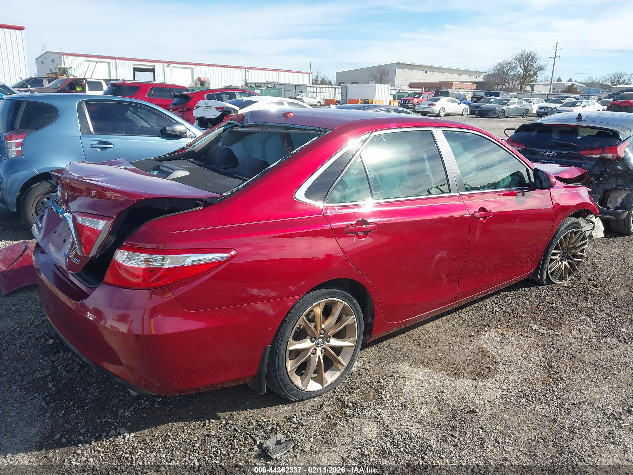 TOYOTA CAMRY image 4