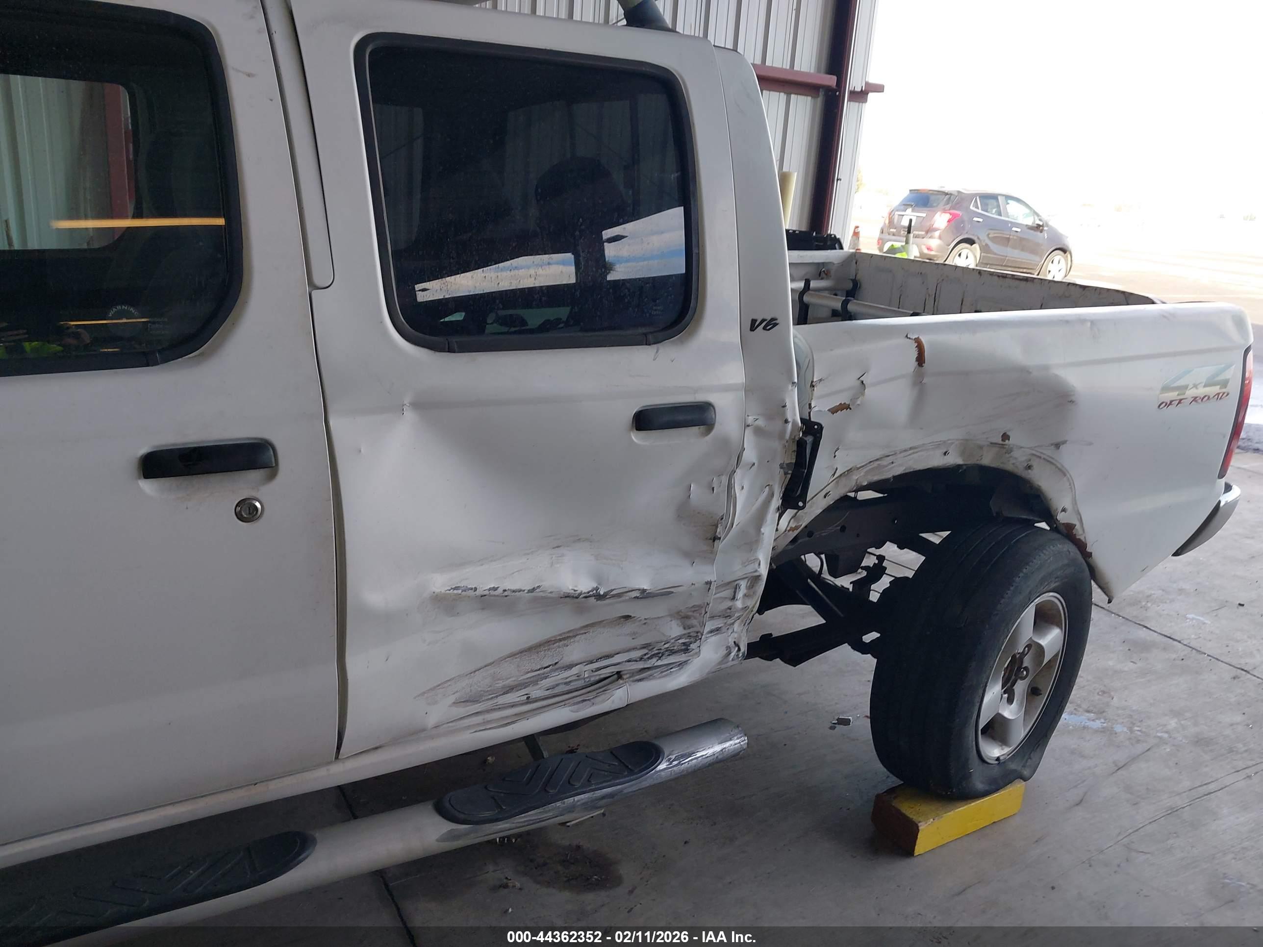 NISSAN FRONTIER image 6