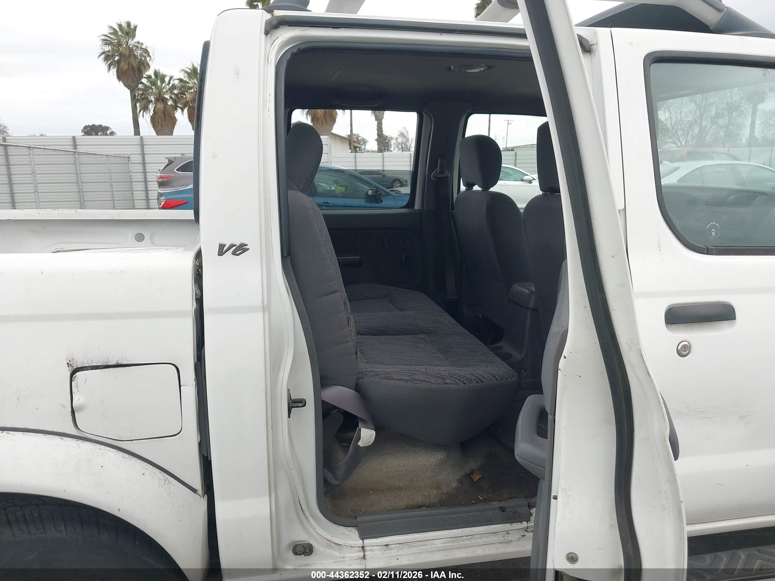 NISSAN FRONTIER image 8