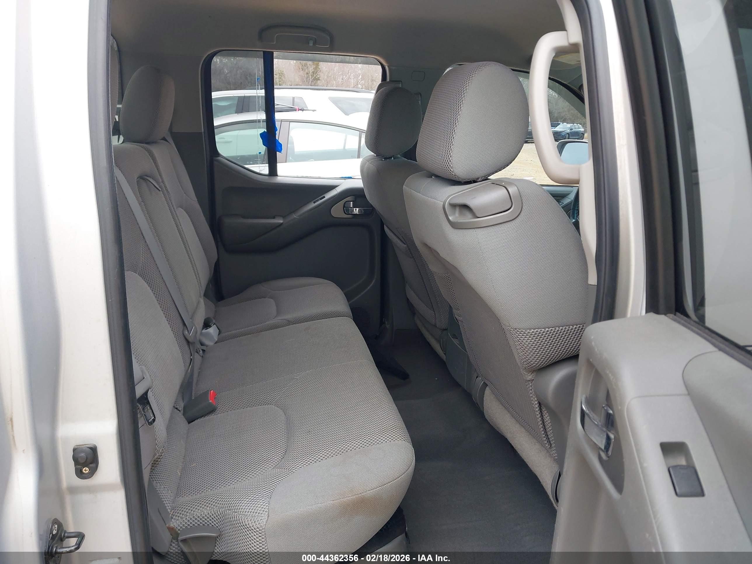NISSAN FRONTIER image 8