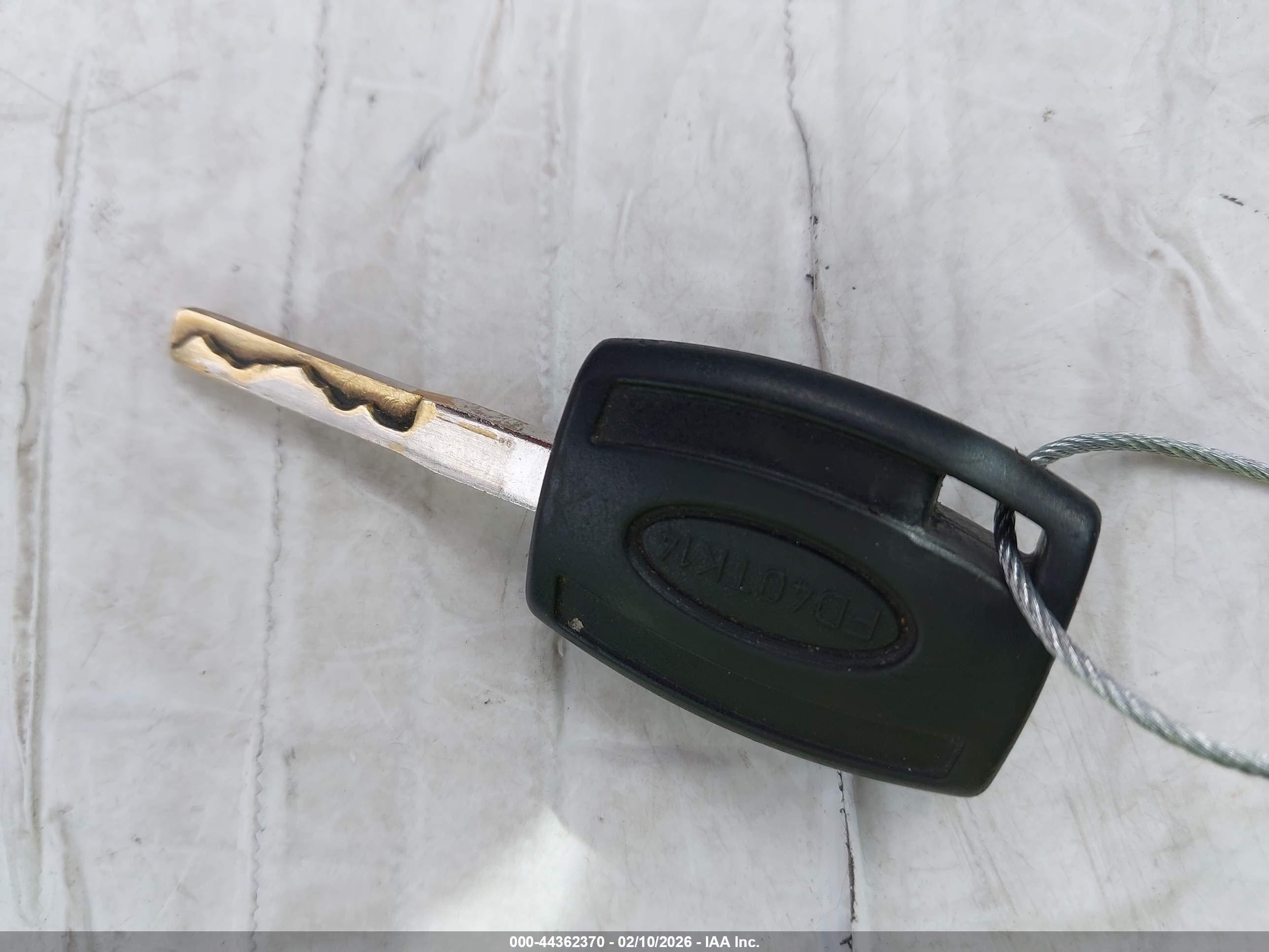 FORD FIESTA image 11