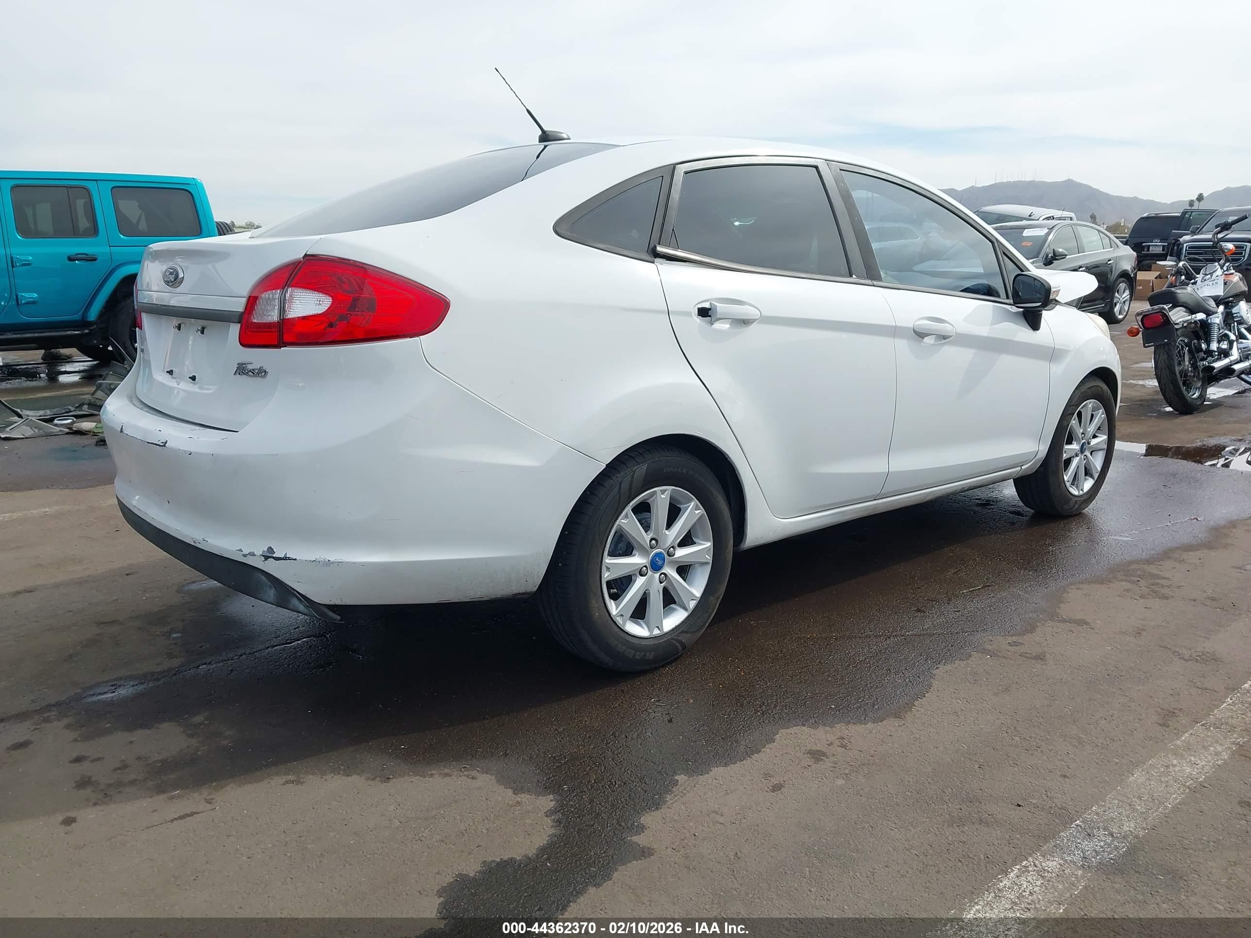 FORD FIESTA image 4