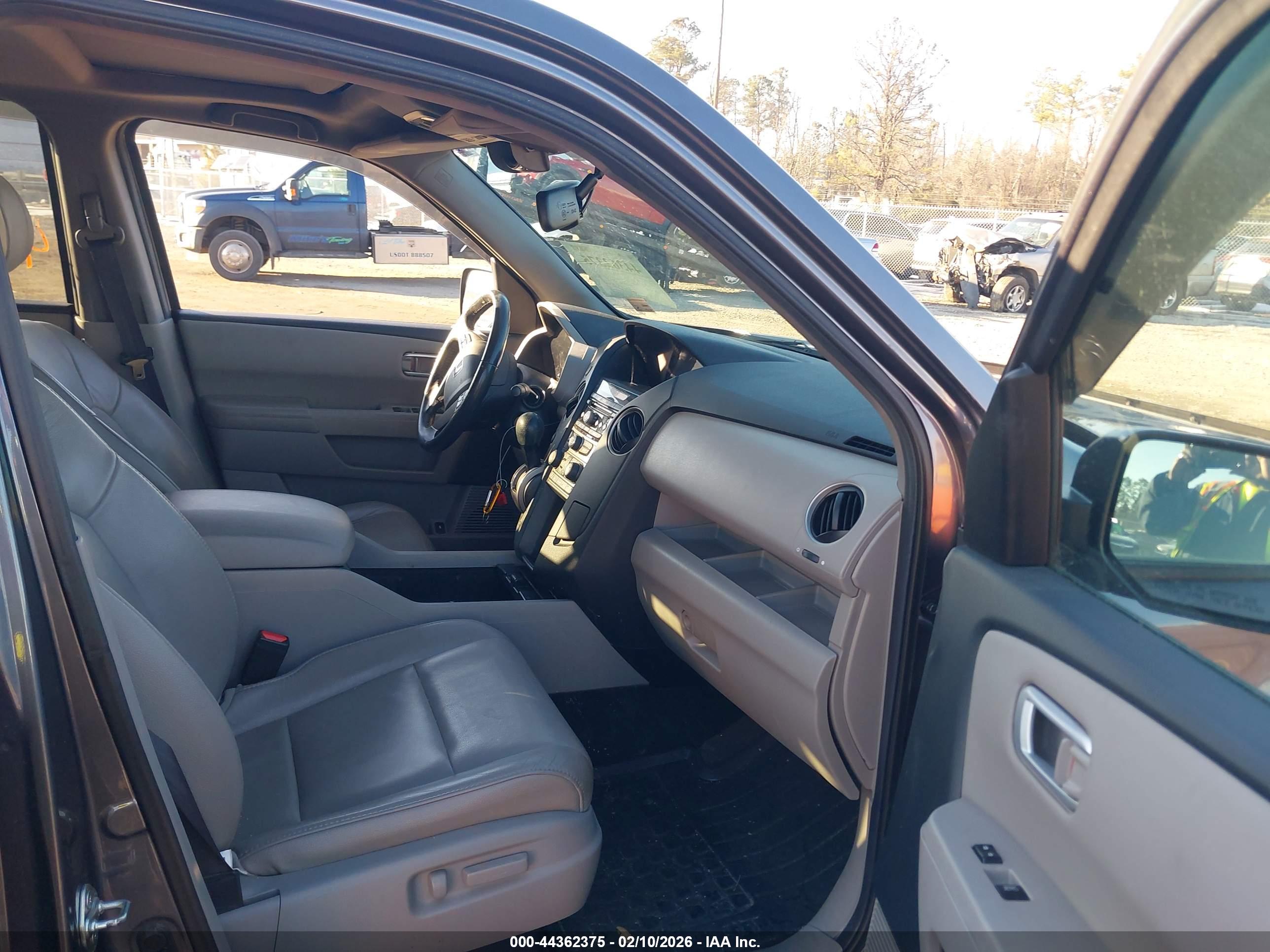 HONDA PILOT image 5