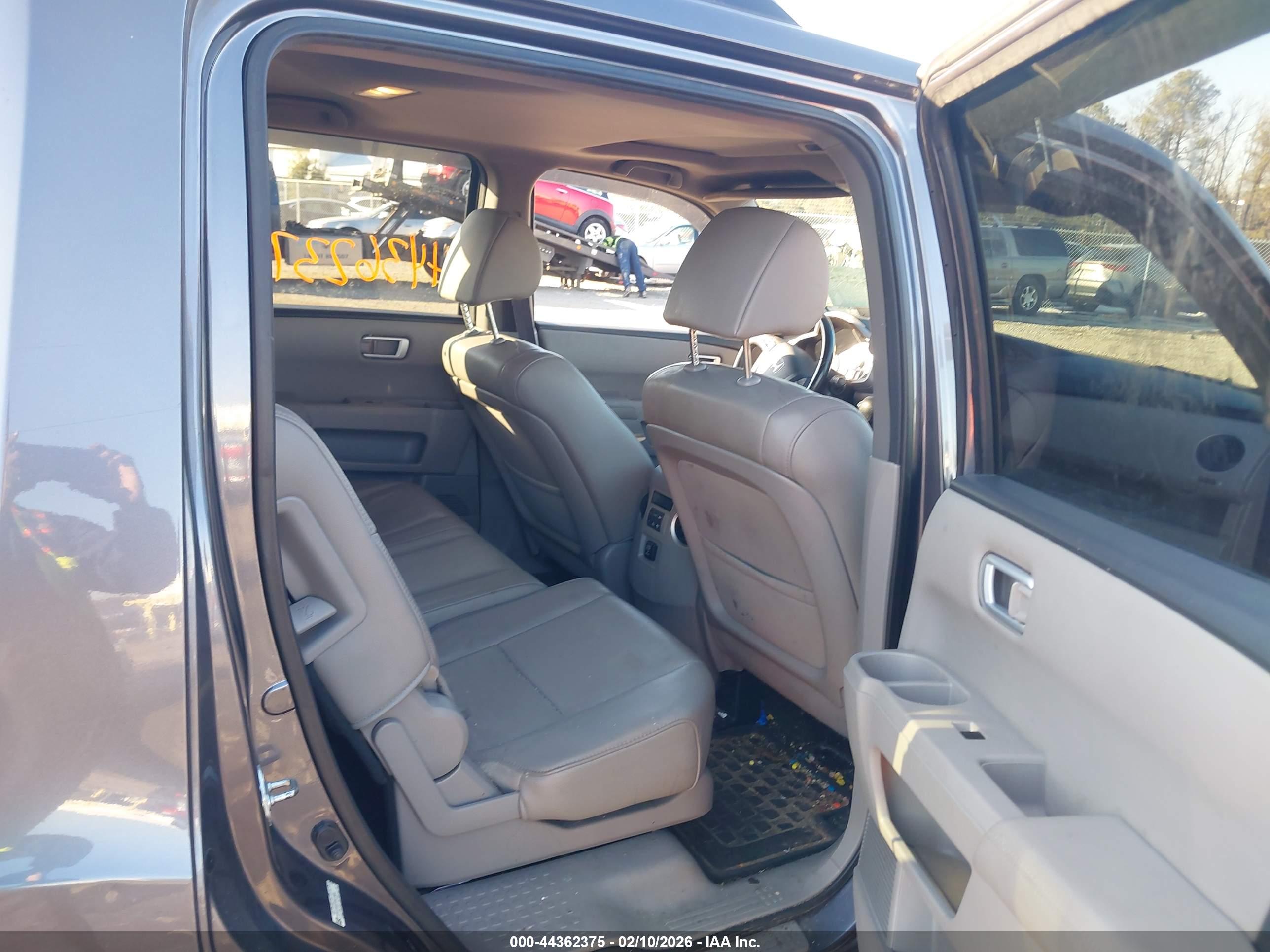 HONDA PILOT image 8