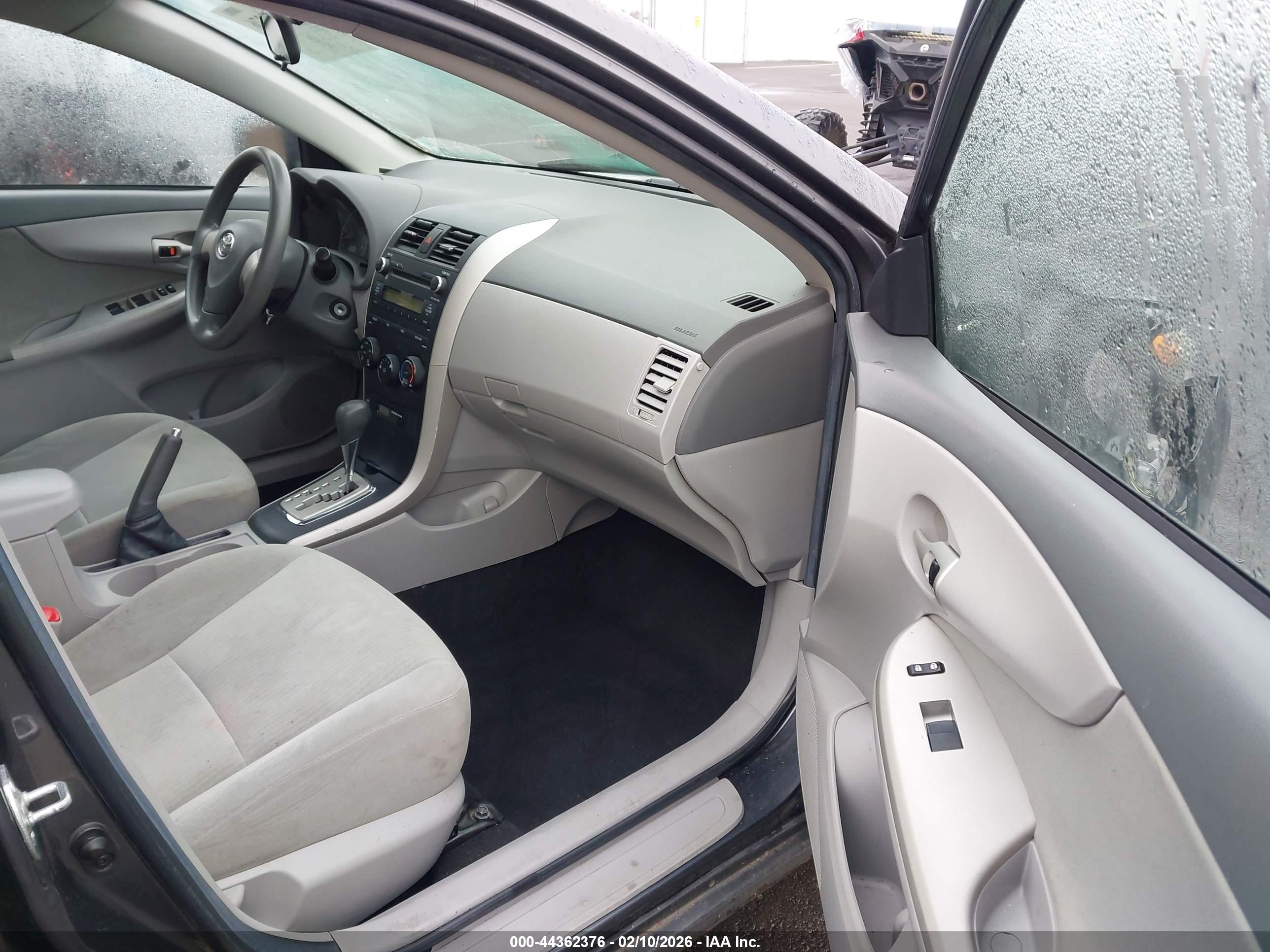 TOYOTA COROLLA image 5