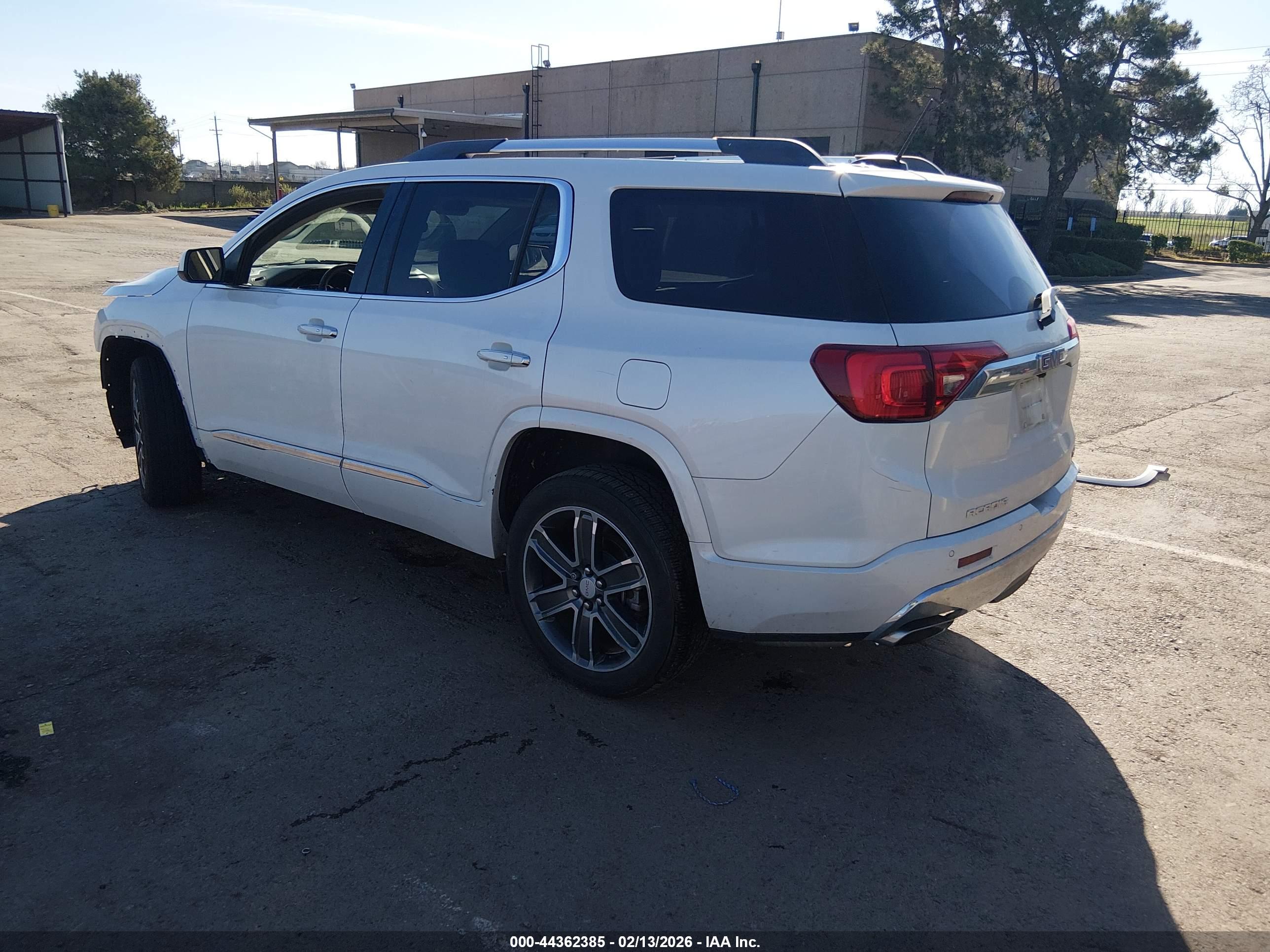 GMC ACADIA image 3