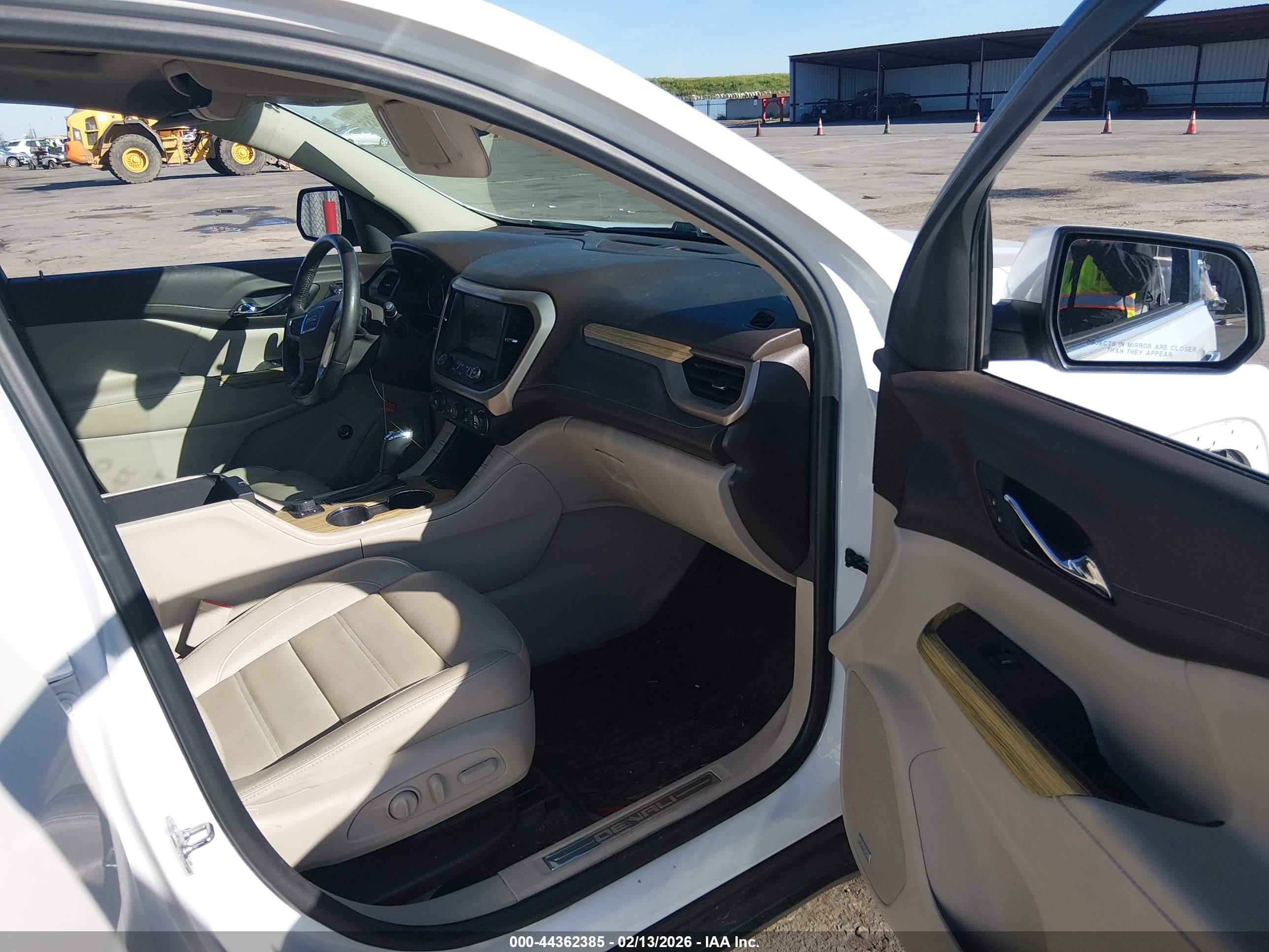 GMC ACADIA image 5