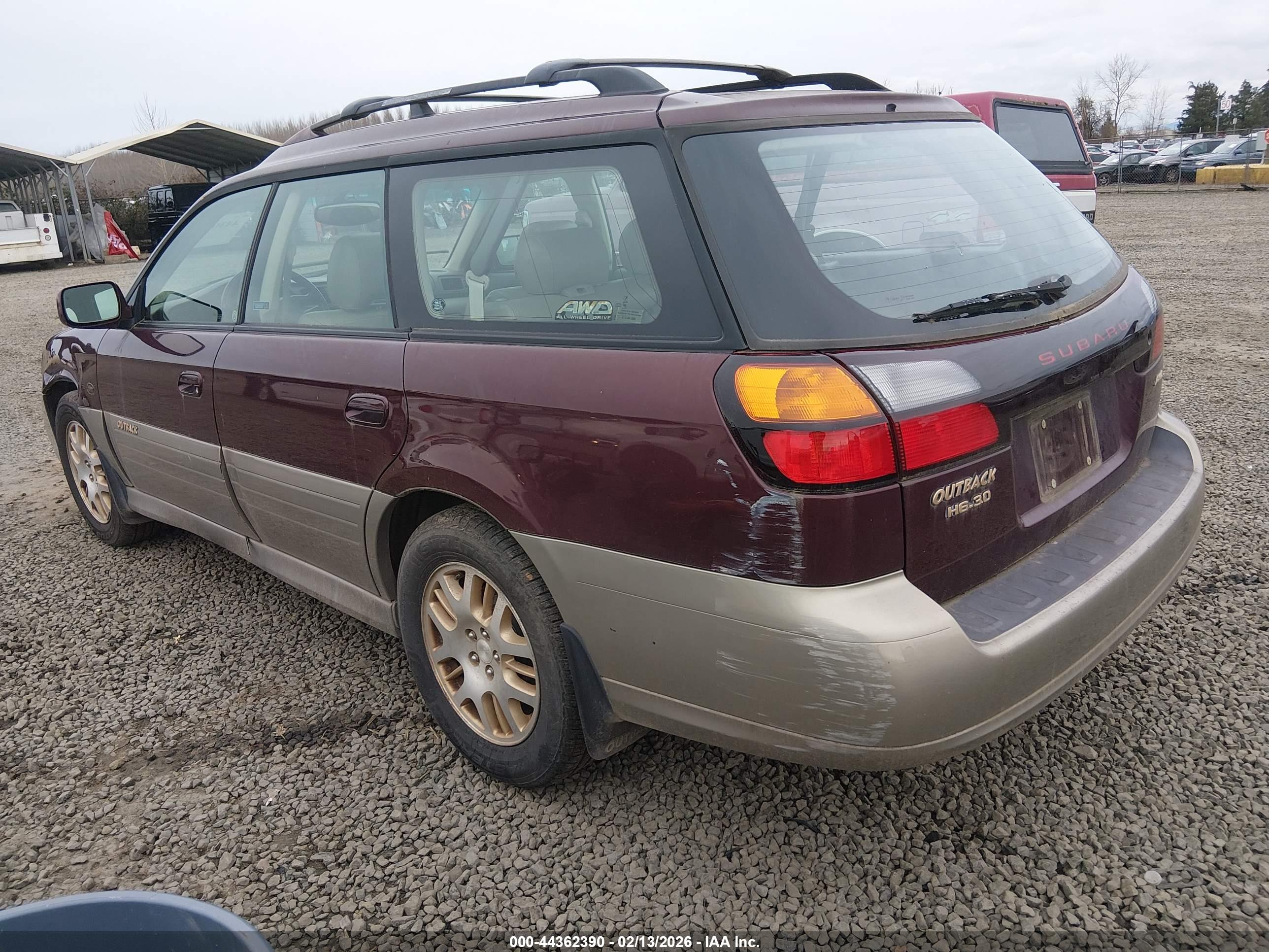 SUBARU OUTBACK image 3
