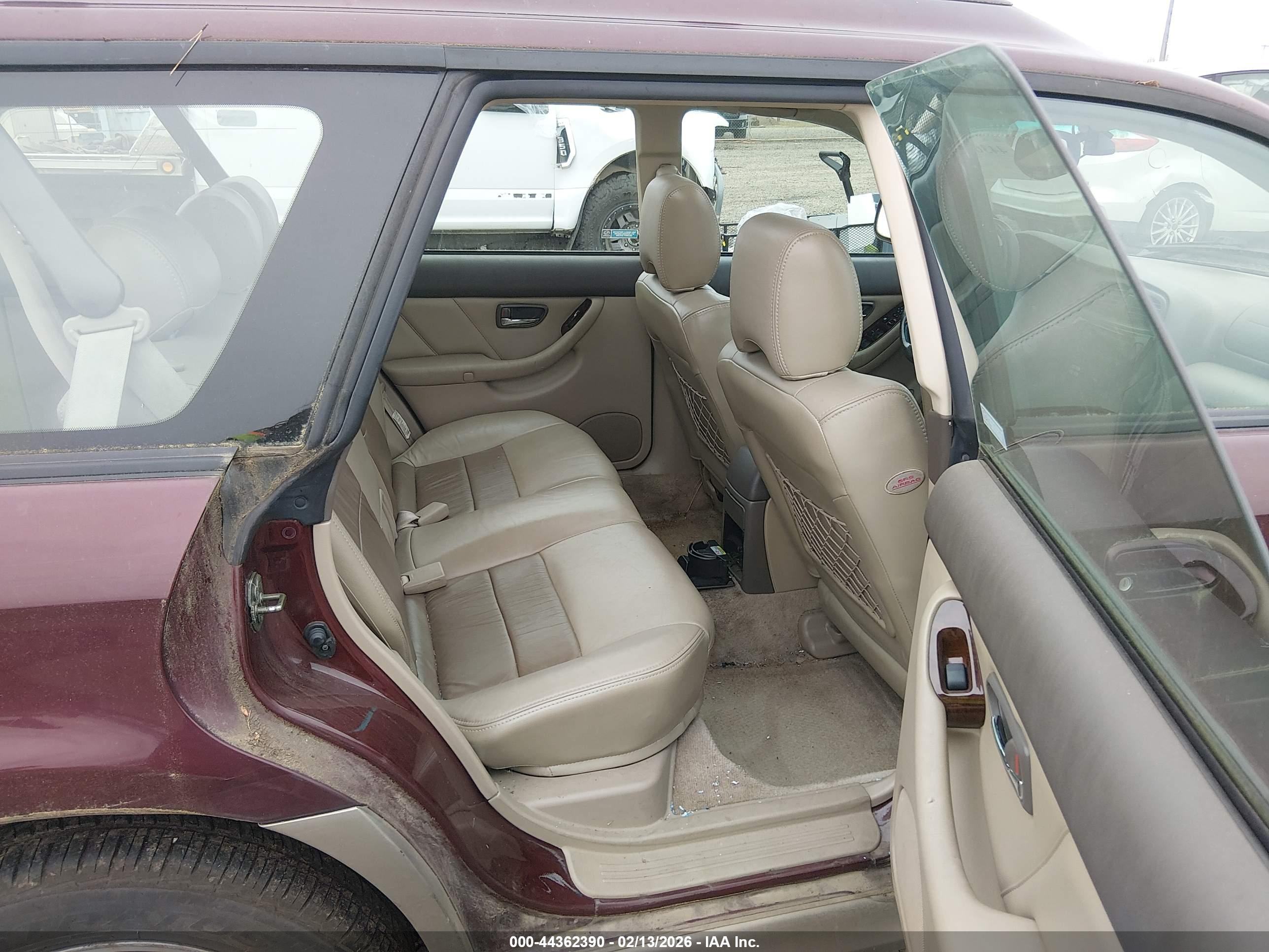 SUBARU OUTBACK image 8
