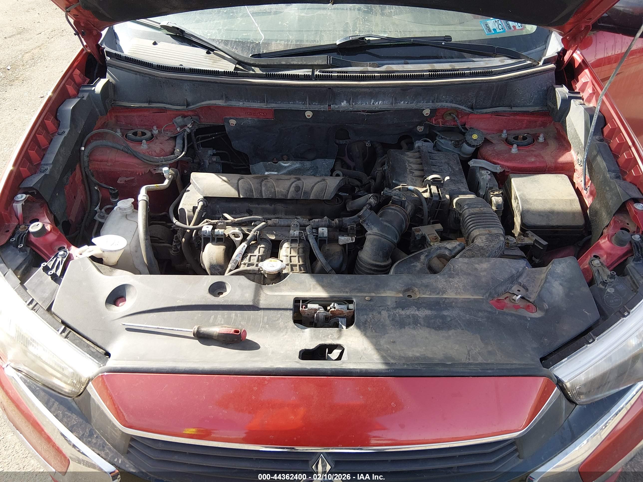 MITSUBISHI OUTLANDER image 10