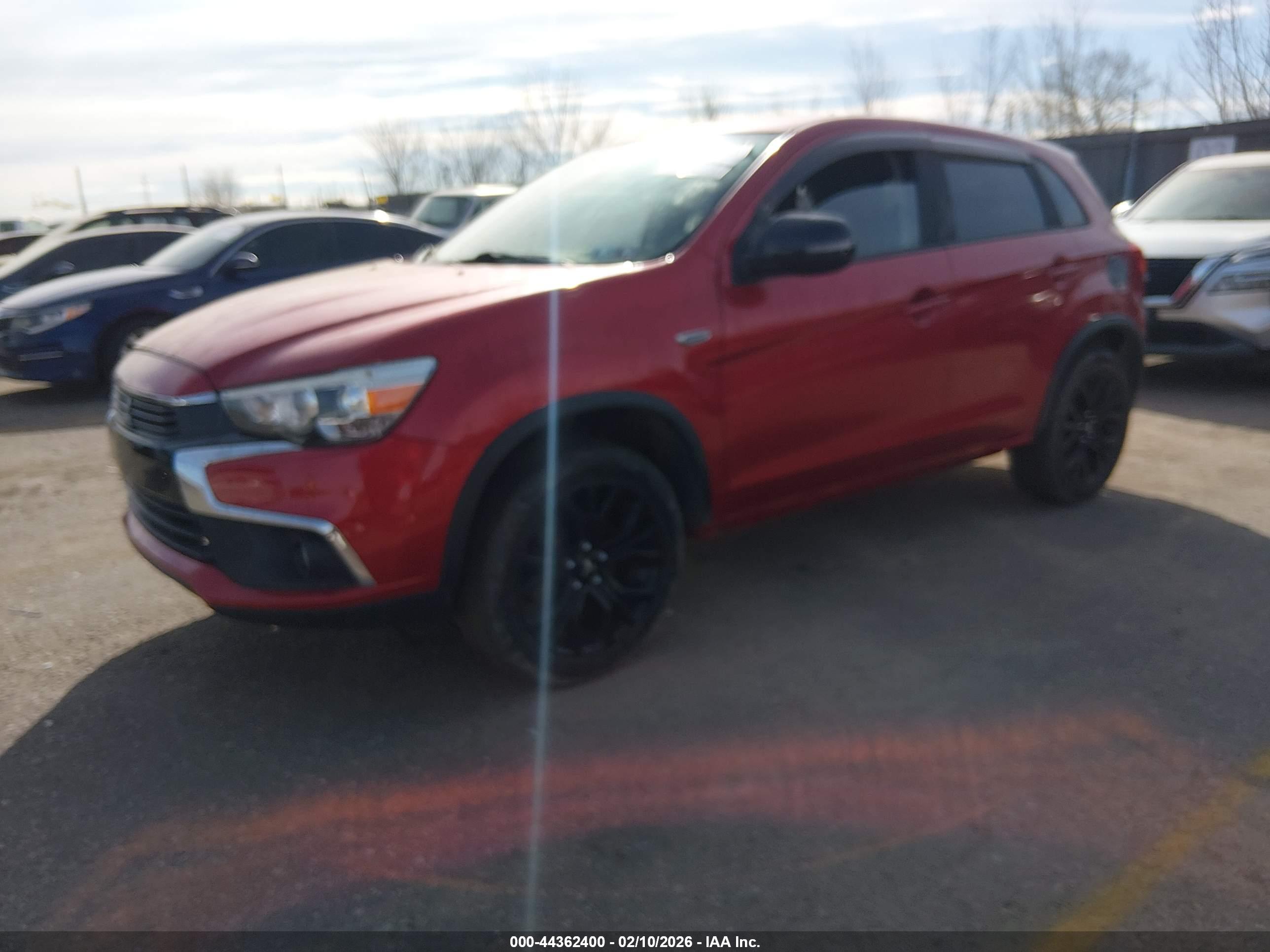 MITSUBISHI OUTLANDER image 2