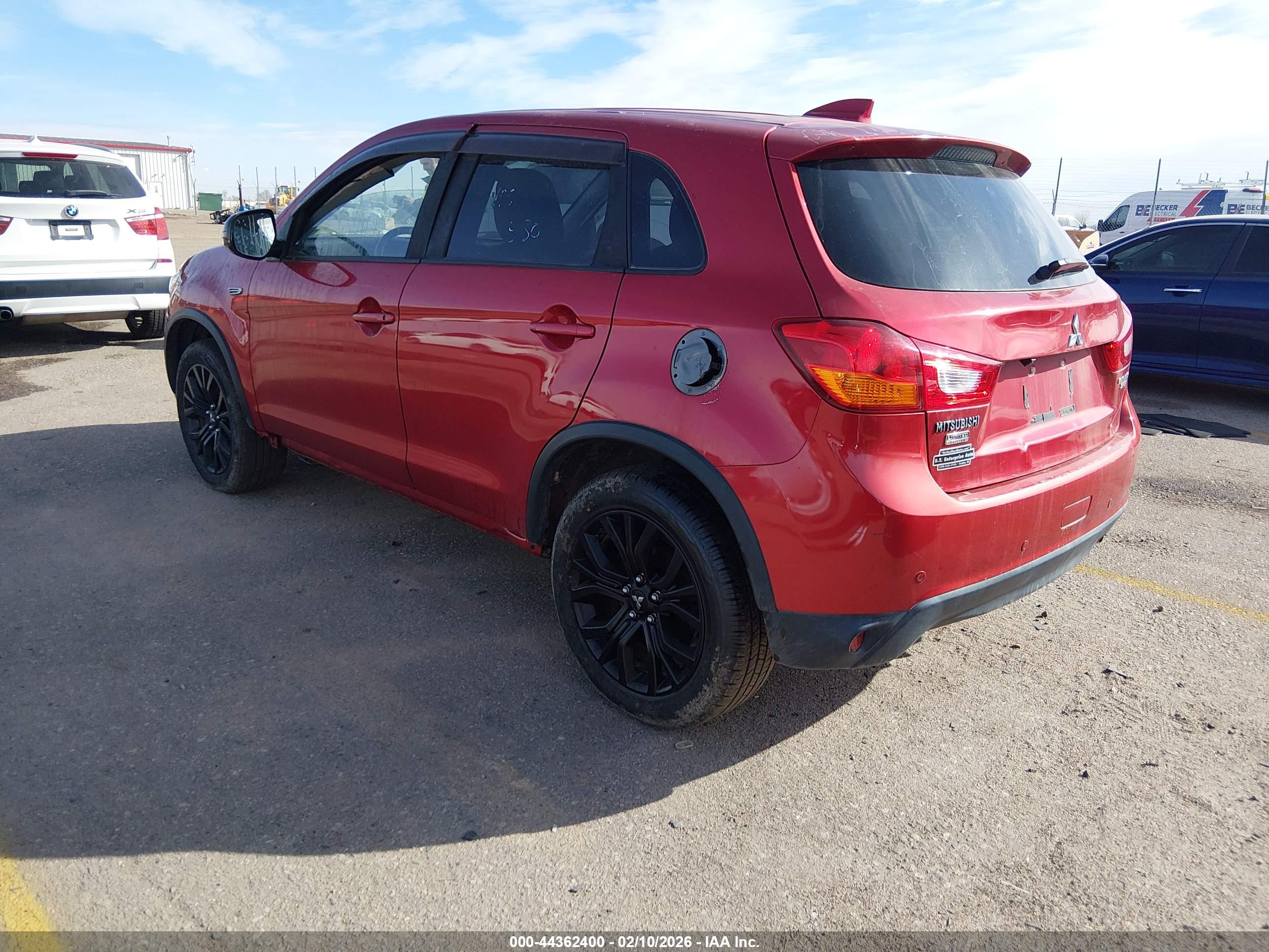 MITSUBISHI OUTLANDER image 3