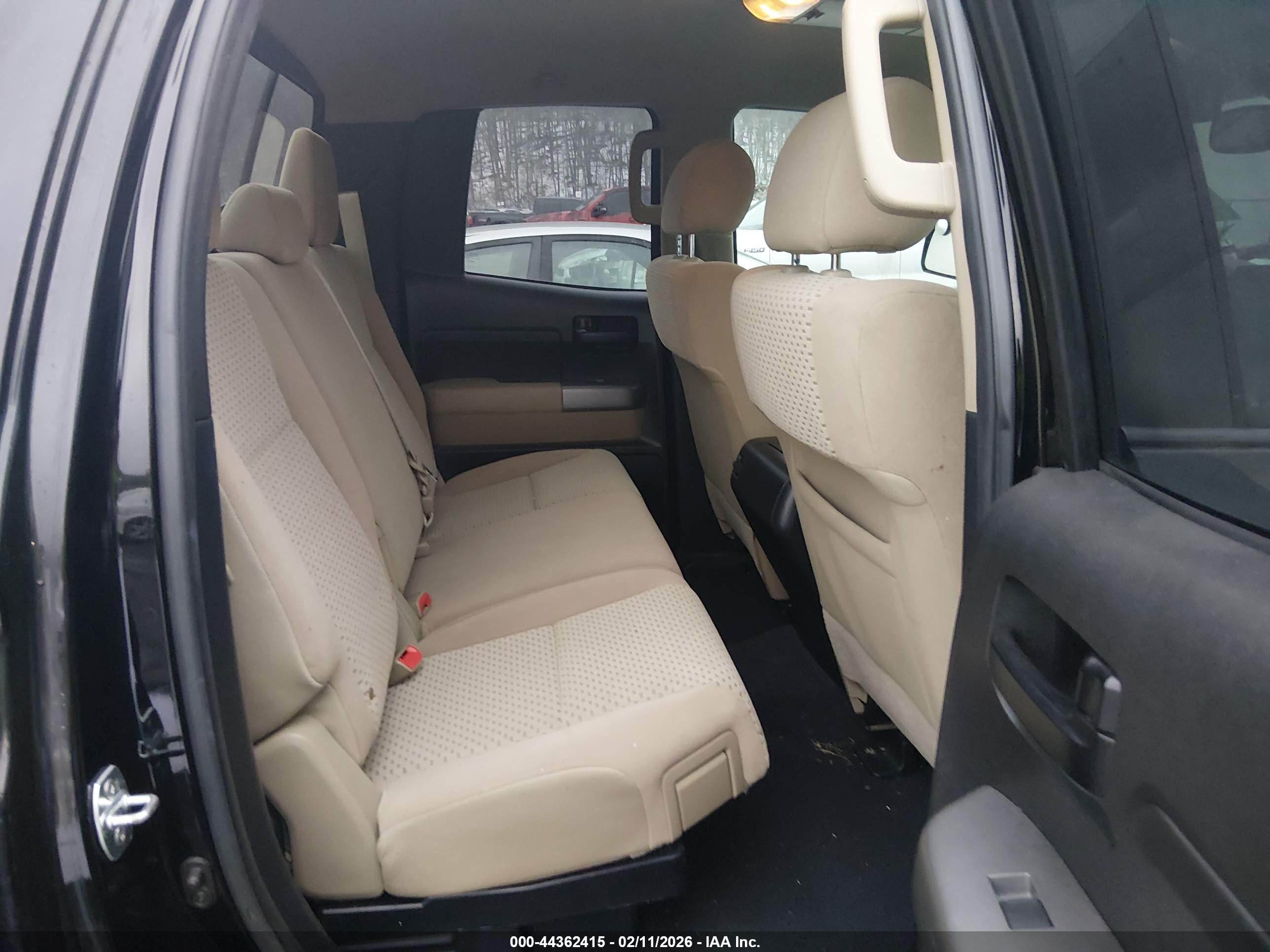 TOYOTA TUNDRA image 8
