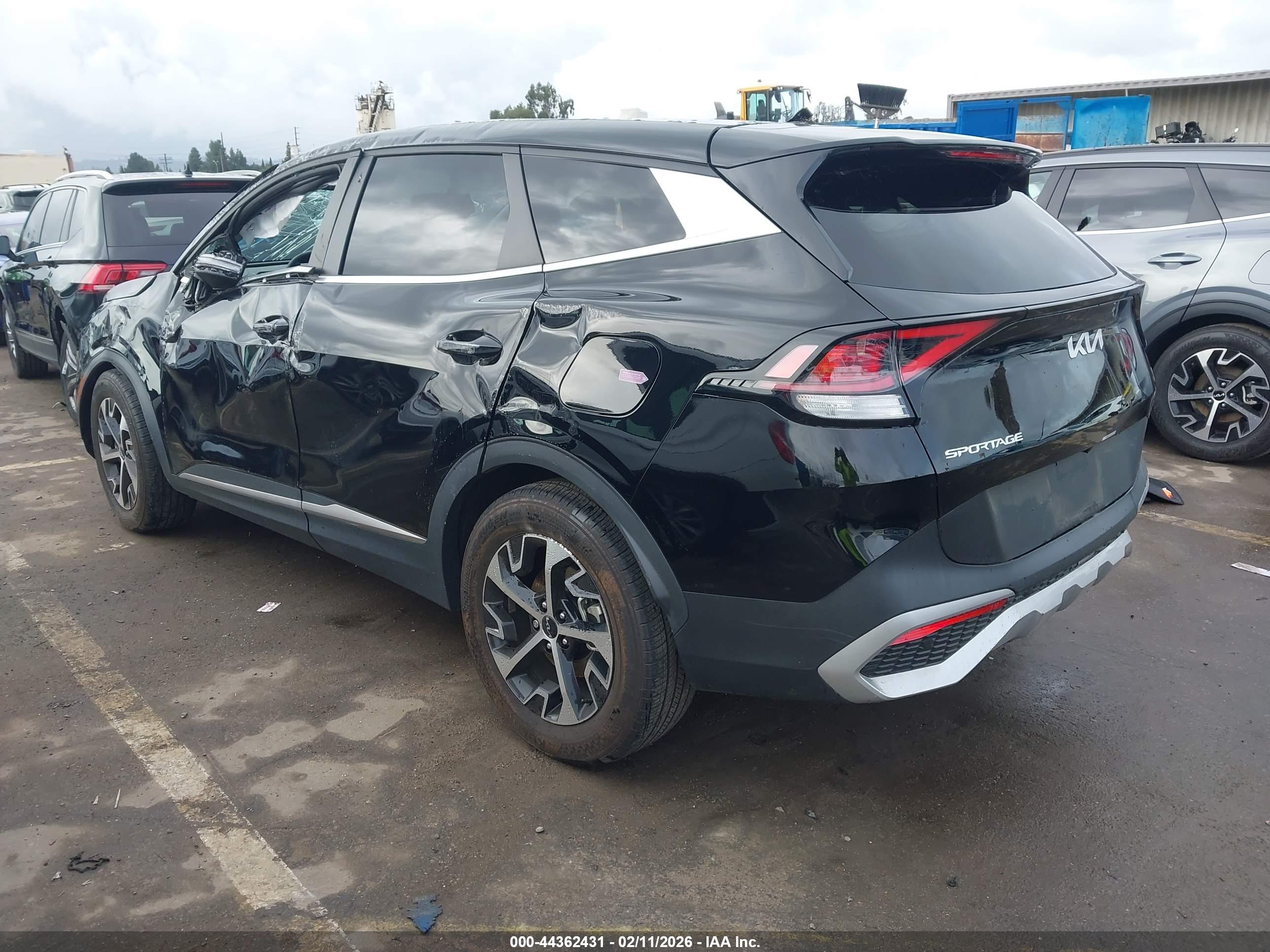 KIA SPORTAGE image 3