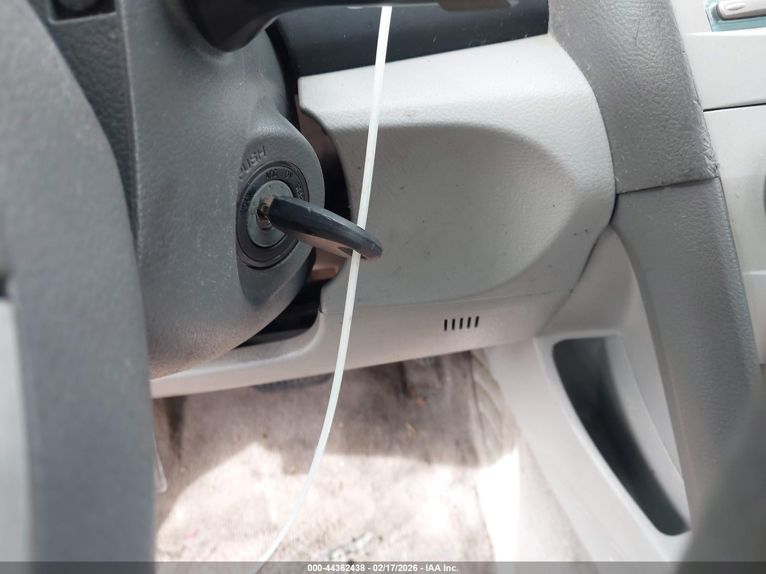 TOYOTA CAMRY image 11