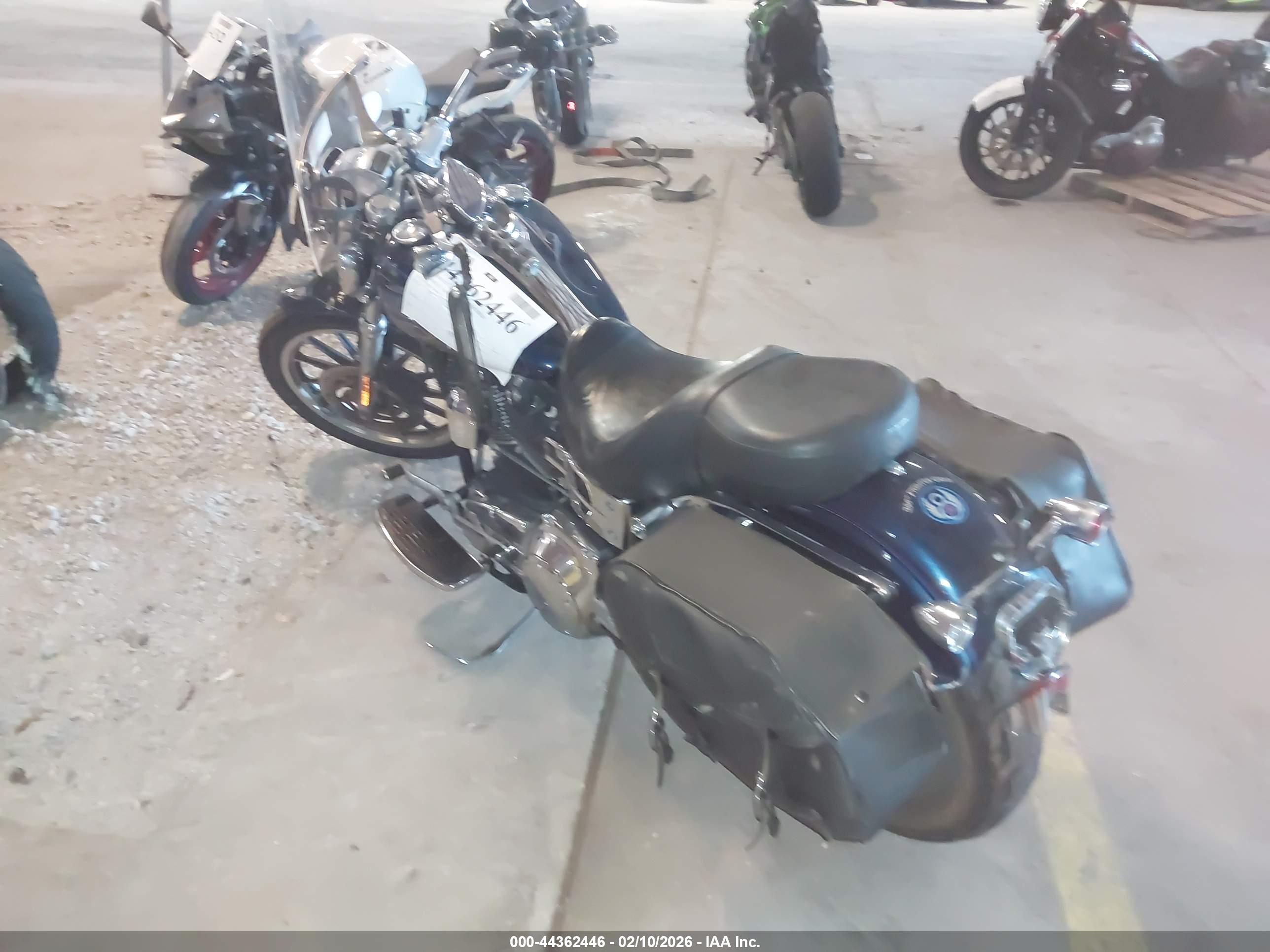 HARLEY-DAVIDSON FXDL image 3